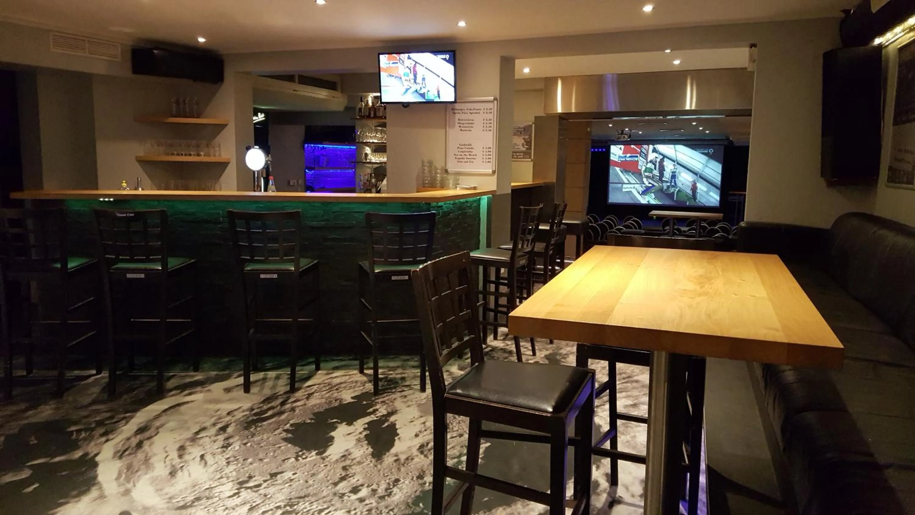Lounge or bar in Hotel Weinhaus Weis