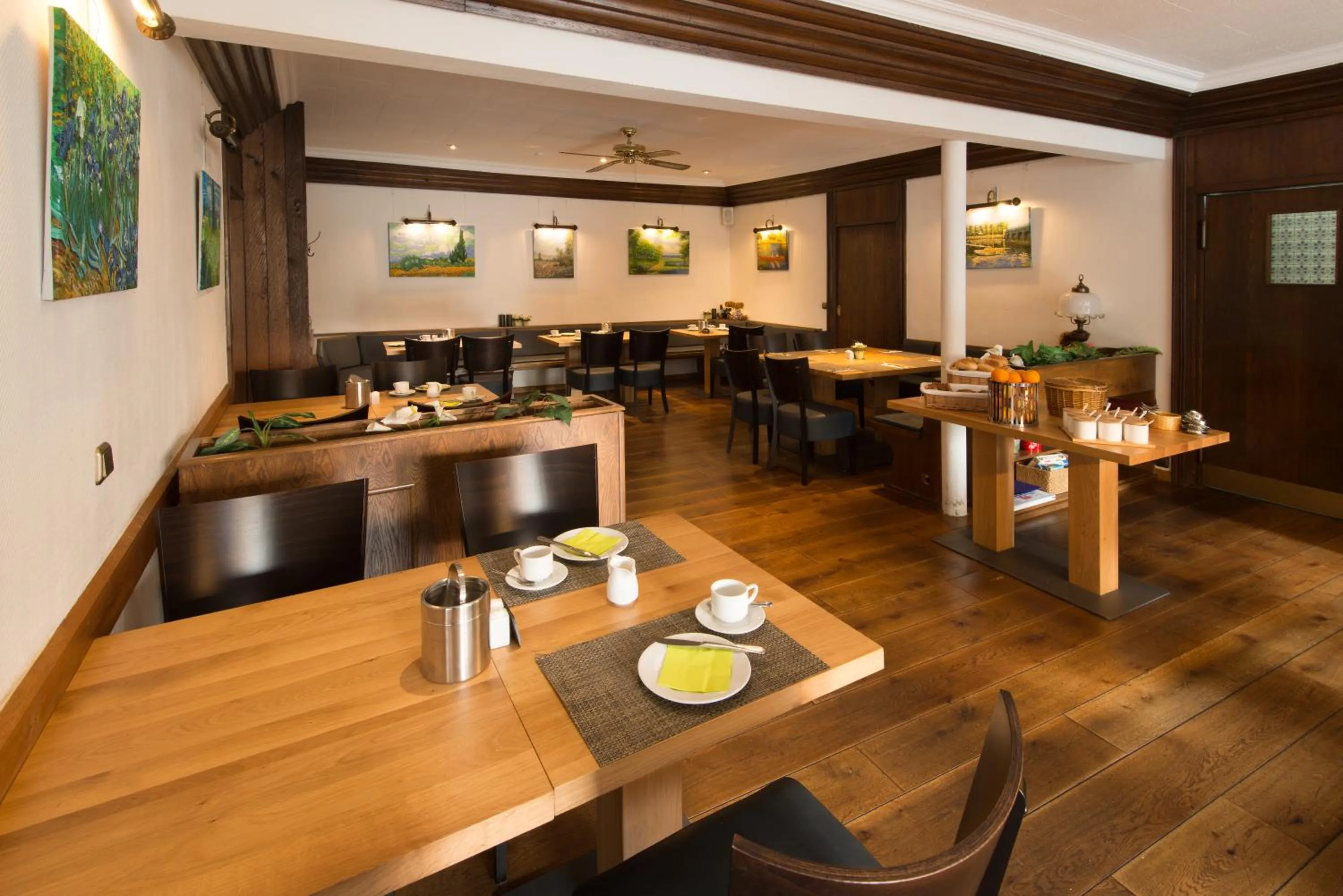 Restaurant/places to eat in Hotel Weinhaus Weis