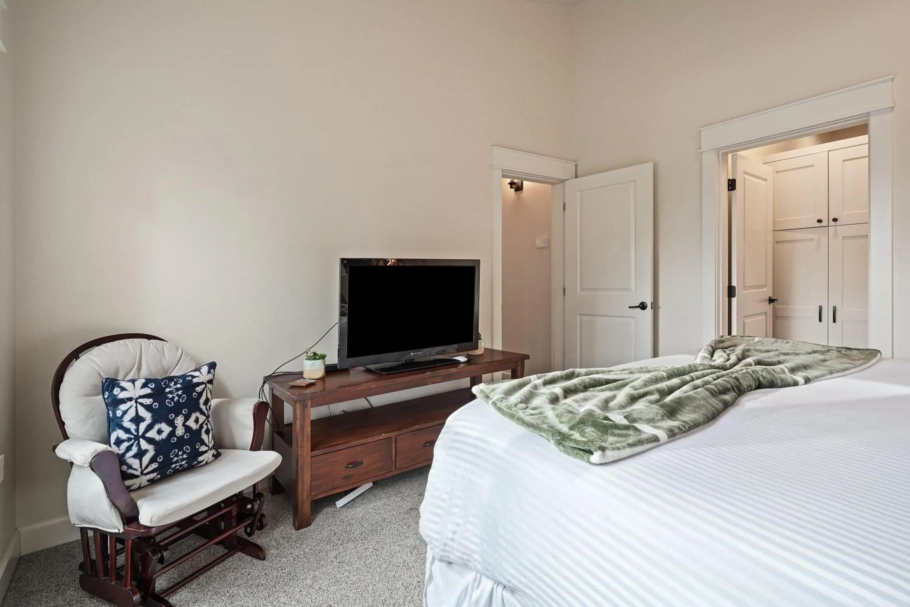 Bed in Trails End Retreat