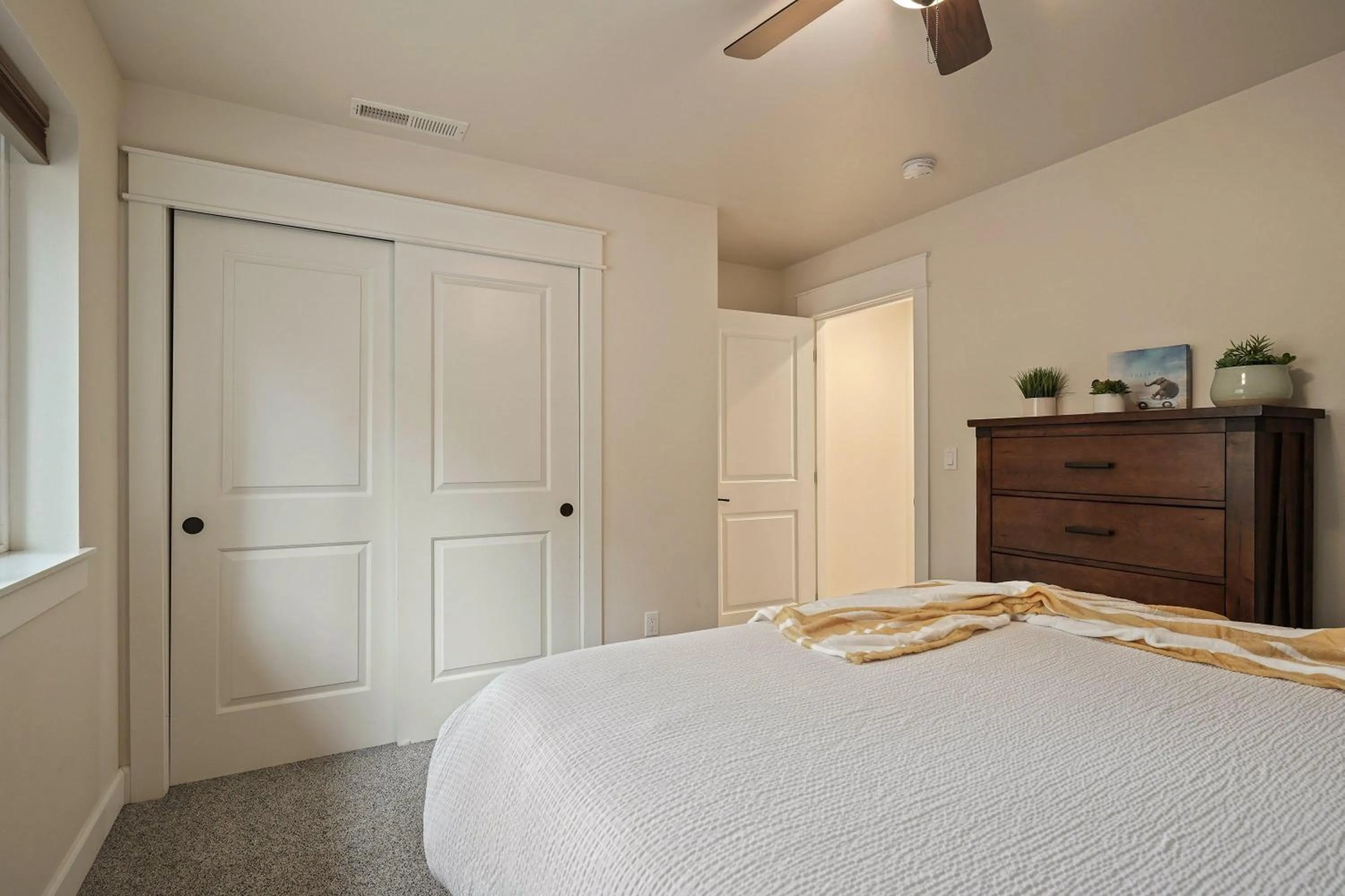 Bed in Trails End Retreat