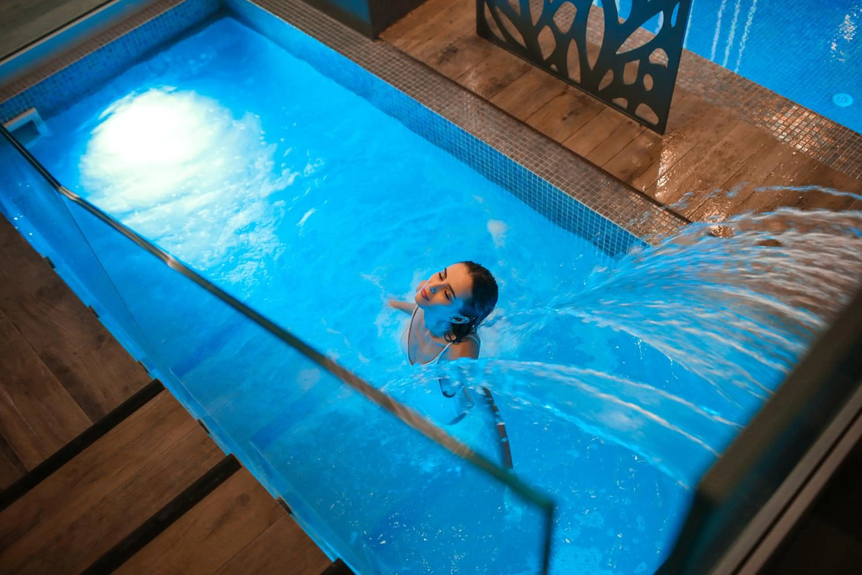 Swimming pool in Bacolux Afrodita, Herculane