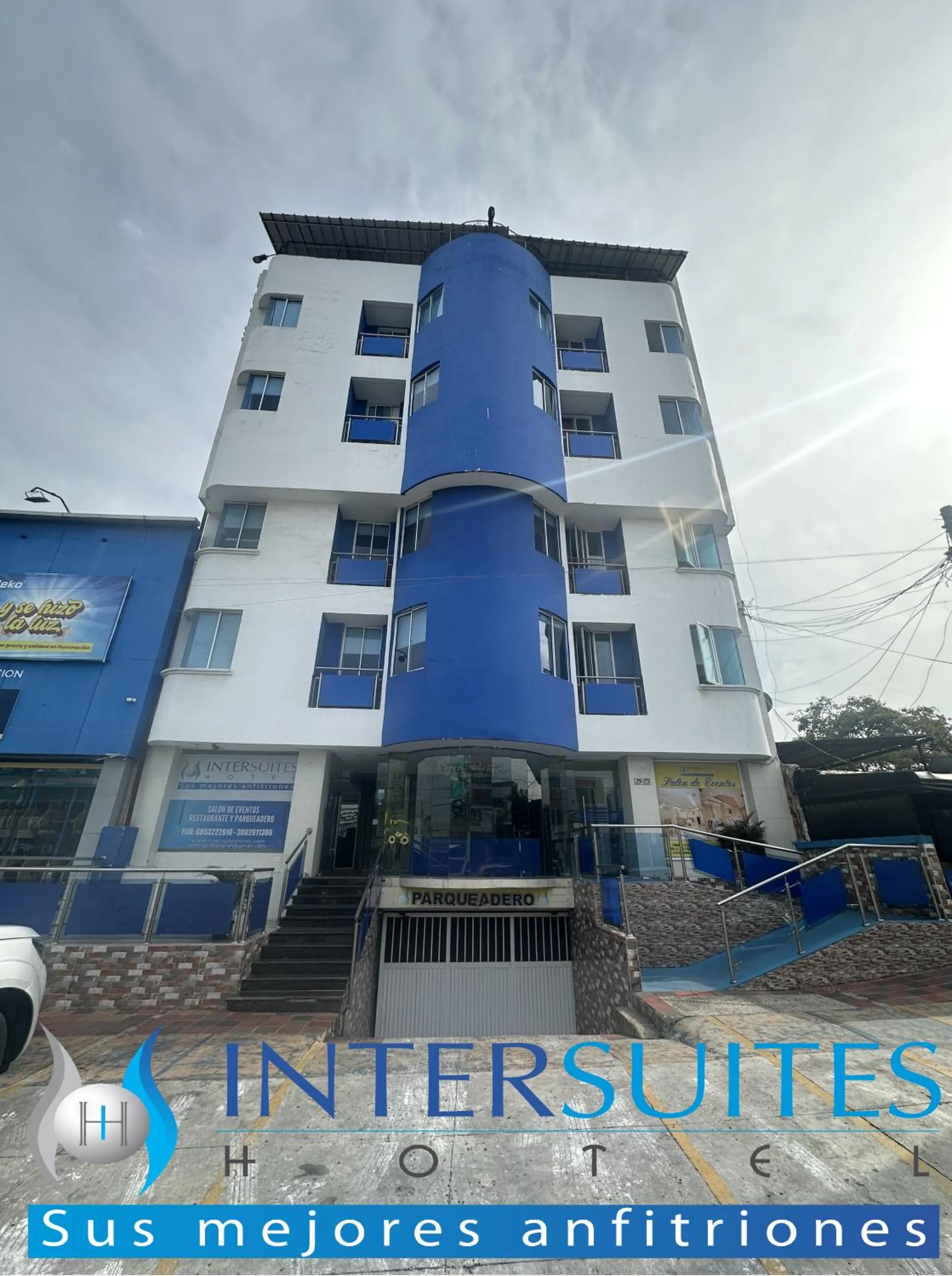 Property building in Hotel Intersuites