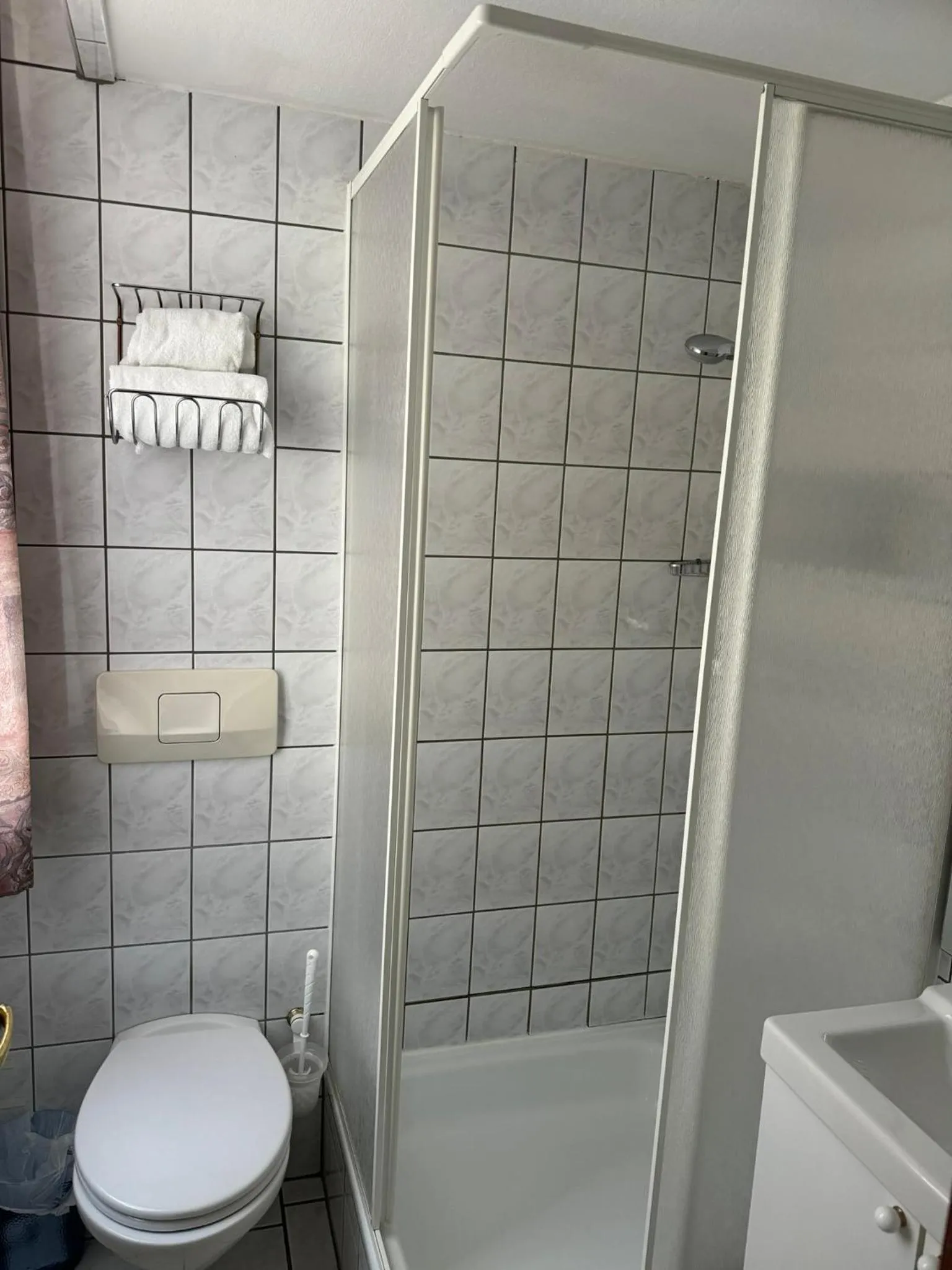 Shower in Hotel Goldenes Lamm