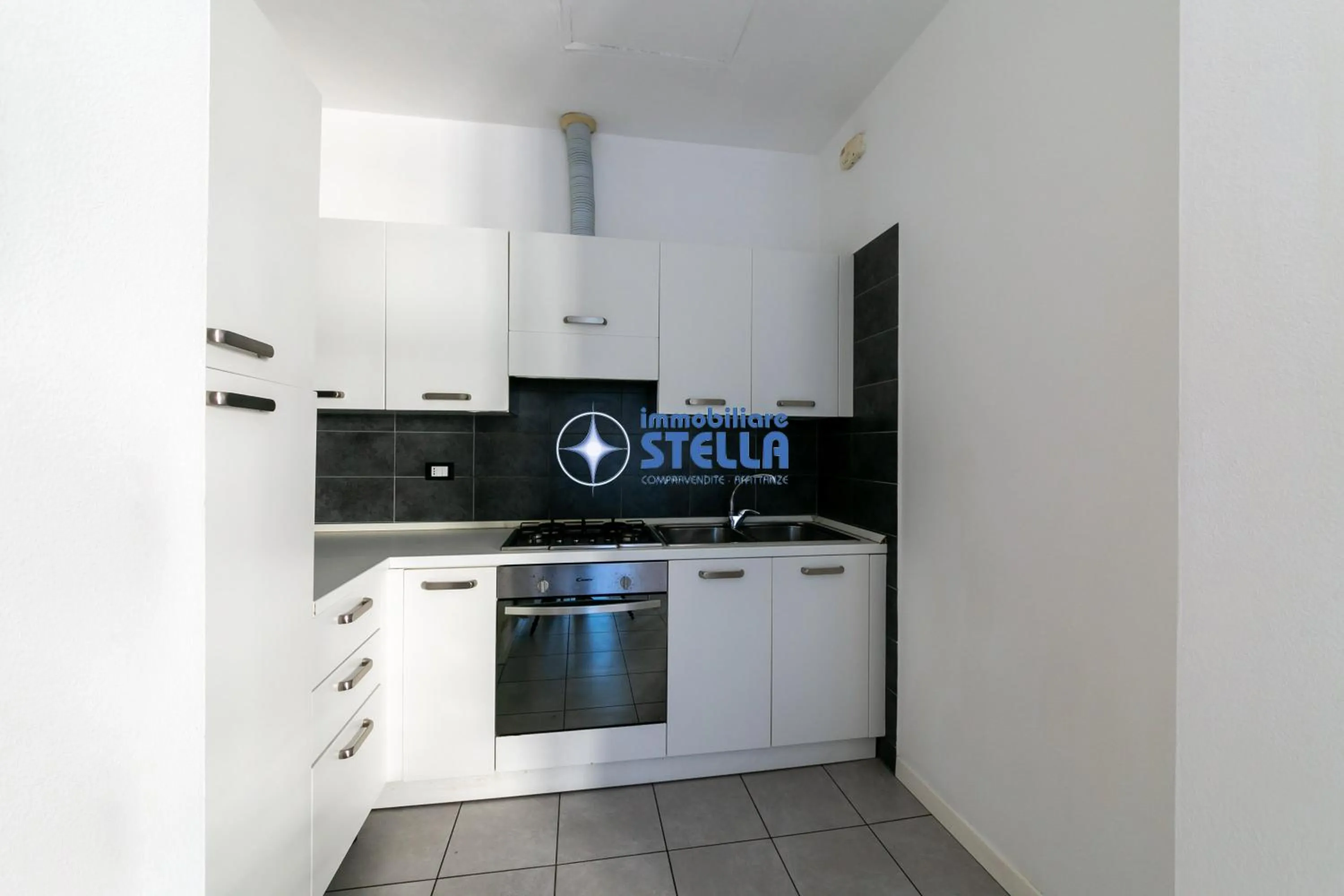 Kitchen or kitchenette in Condominio Milan