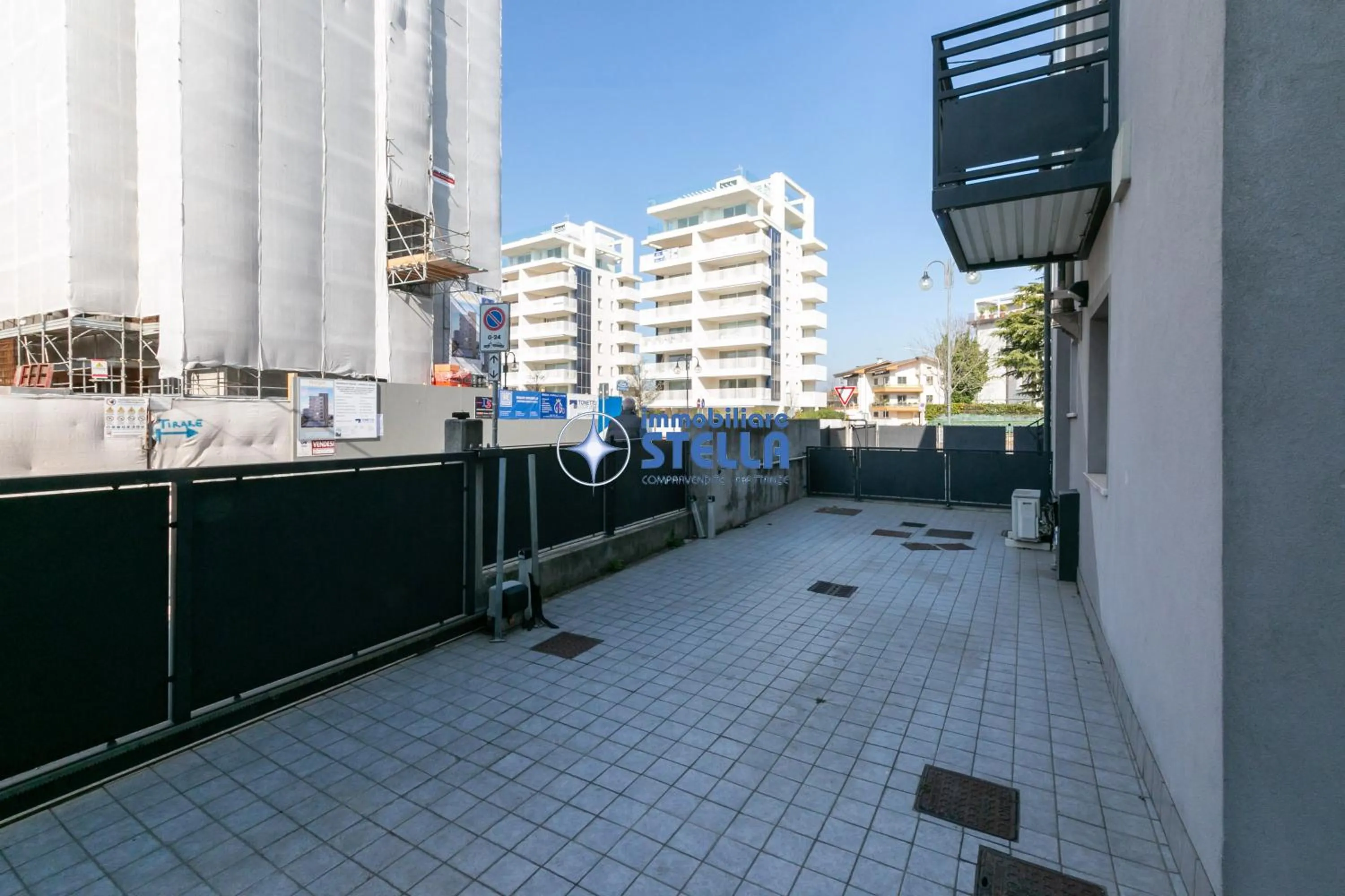 Property building in Condominio Milan
