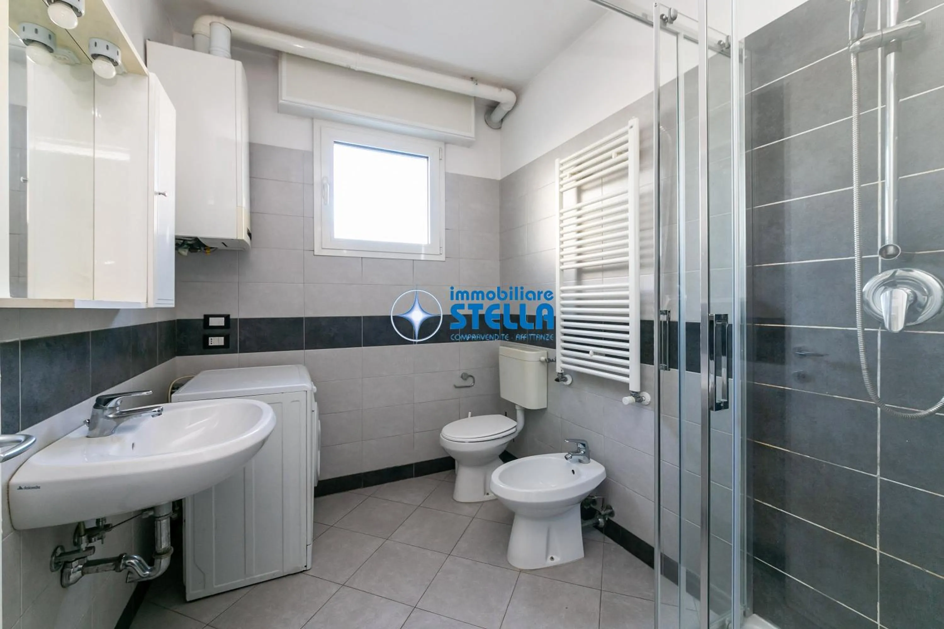 Shower in Condominio Milan