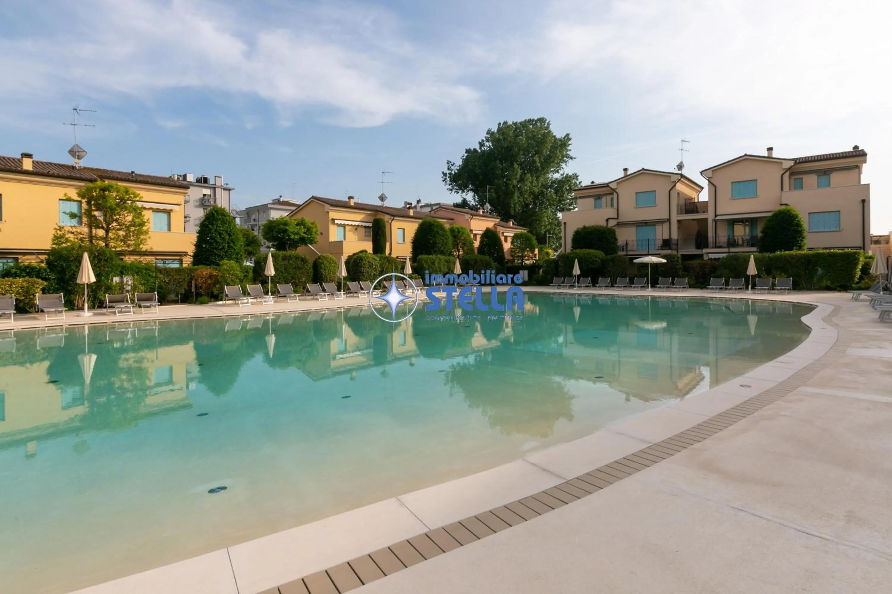 Swimming pool in Residence Borgo dei Fiori