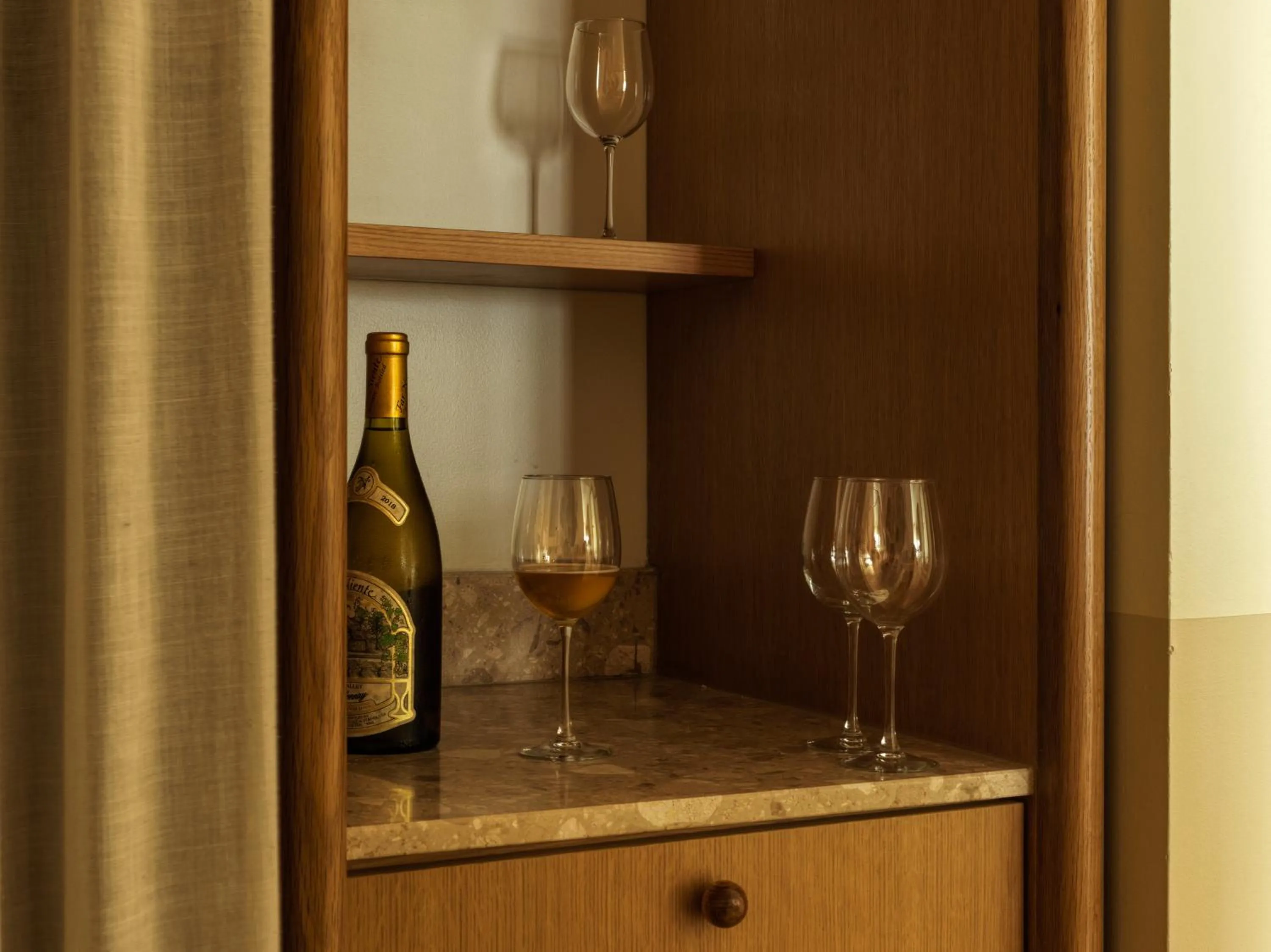 Decorative detail in Casa Loma Beach Hotel