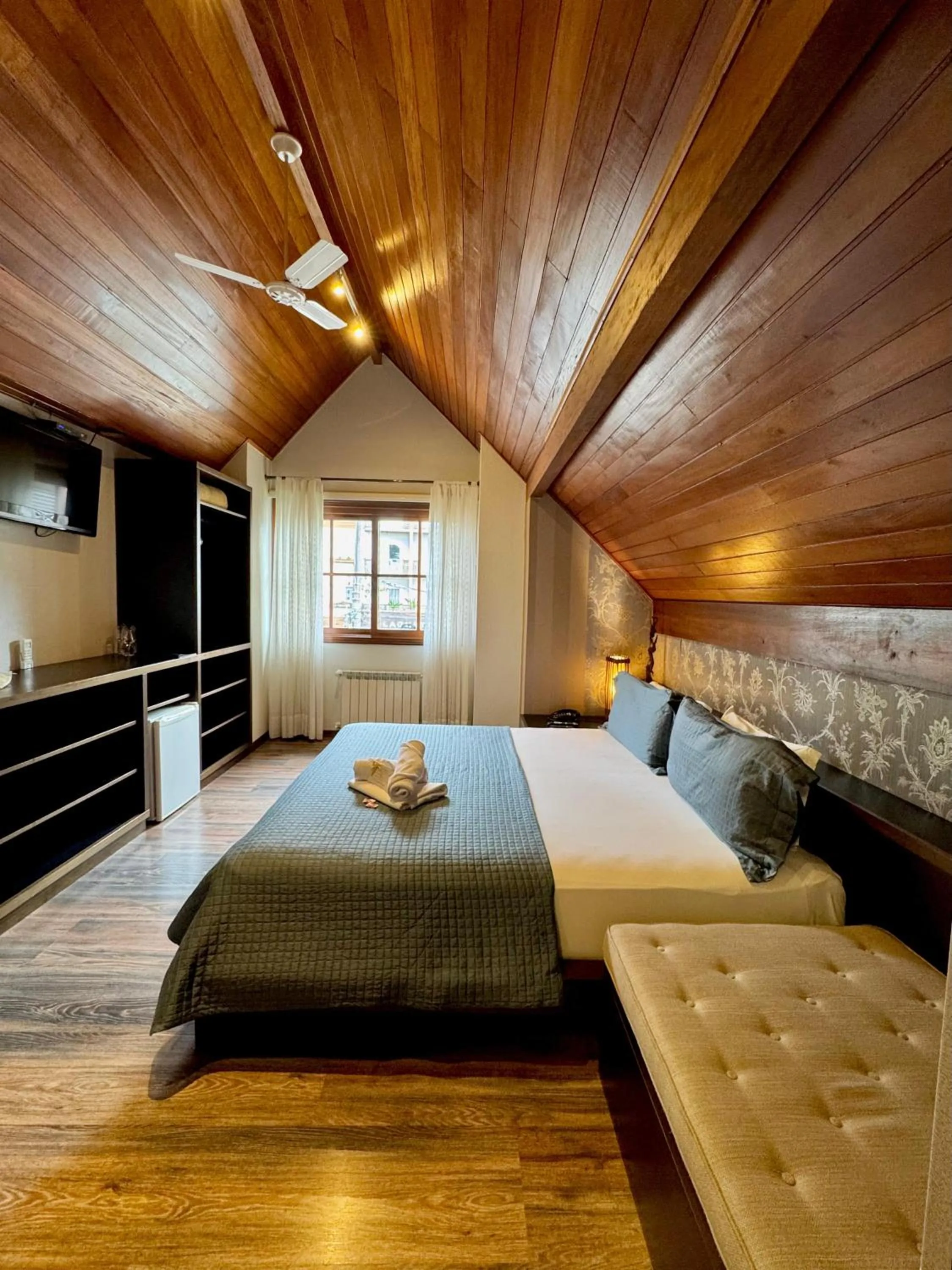 Photo of the whole room, Bed in Pousada Ares da Serra - Centro