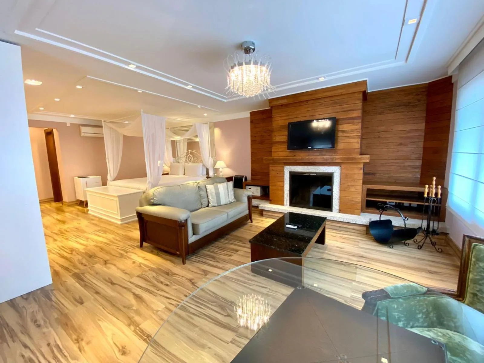 Living room, Bed in Pousada Ares da Serra - Centro