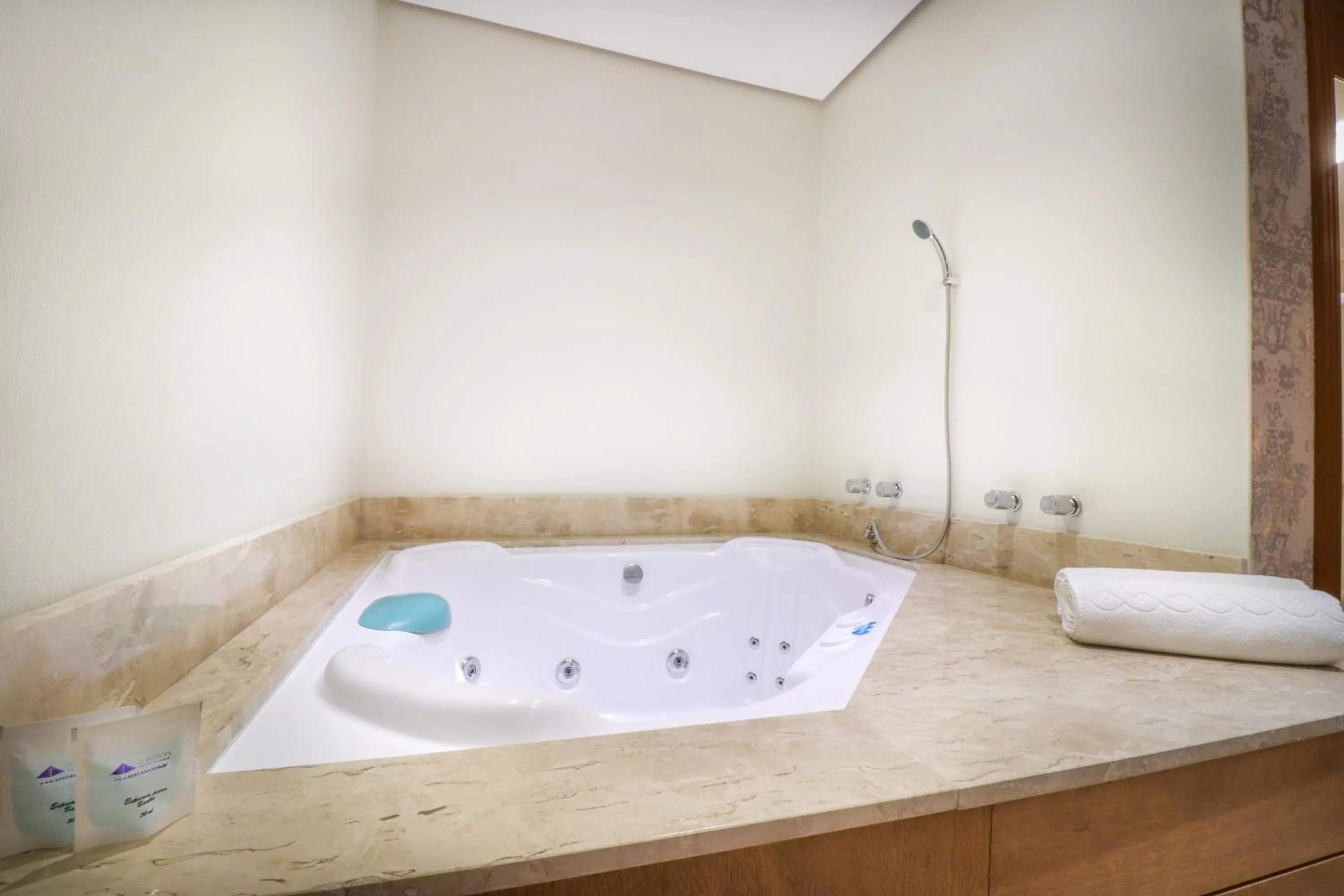 Hot Tub in Pousada Ares da Serra - Centro