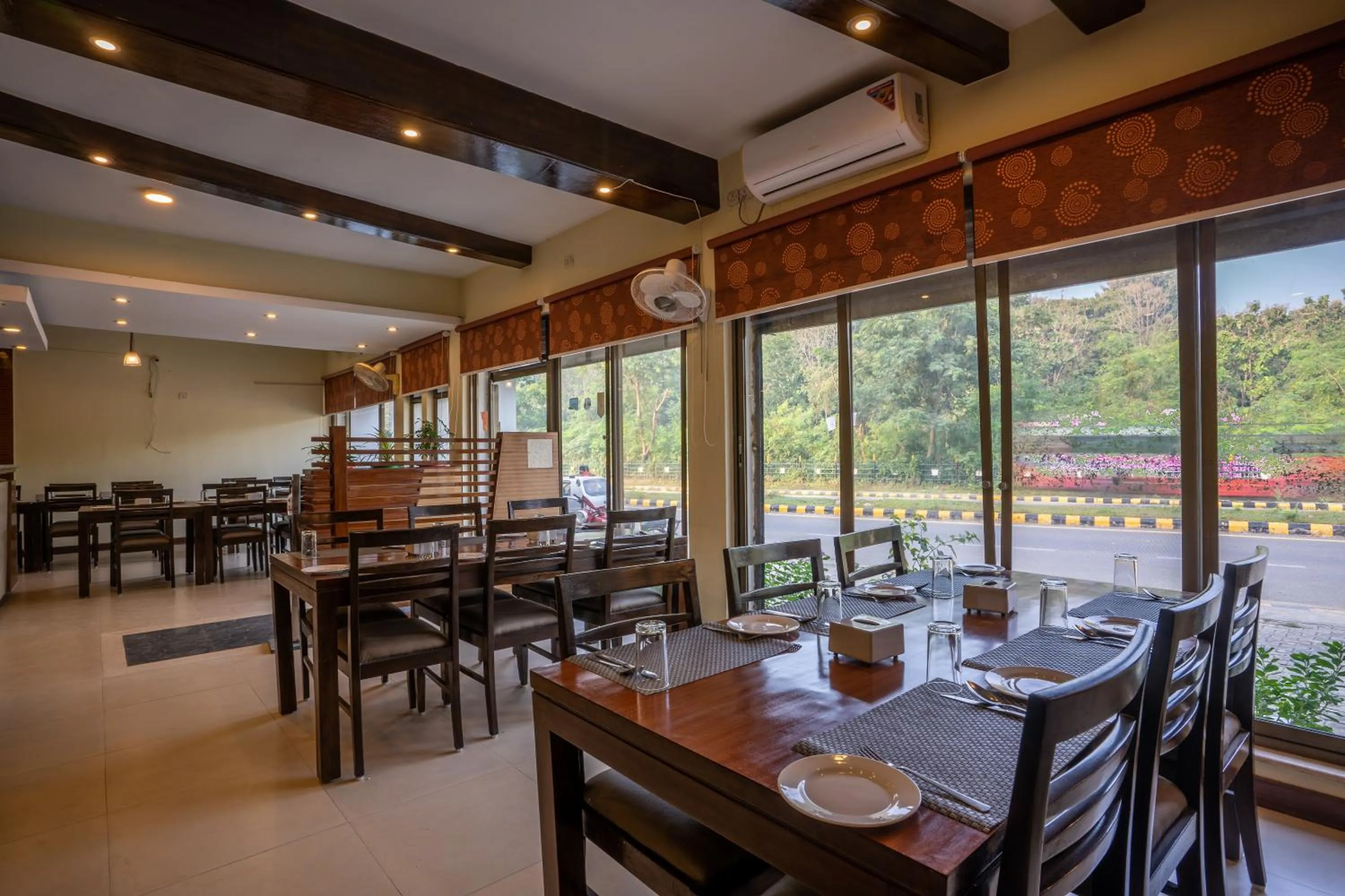 Restaurant/places to eat in Hotel Peaceland Lumbini
