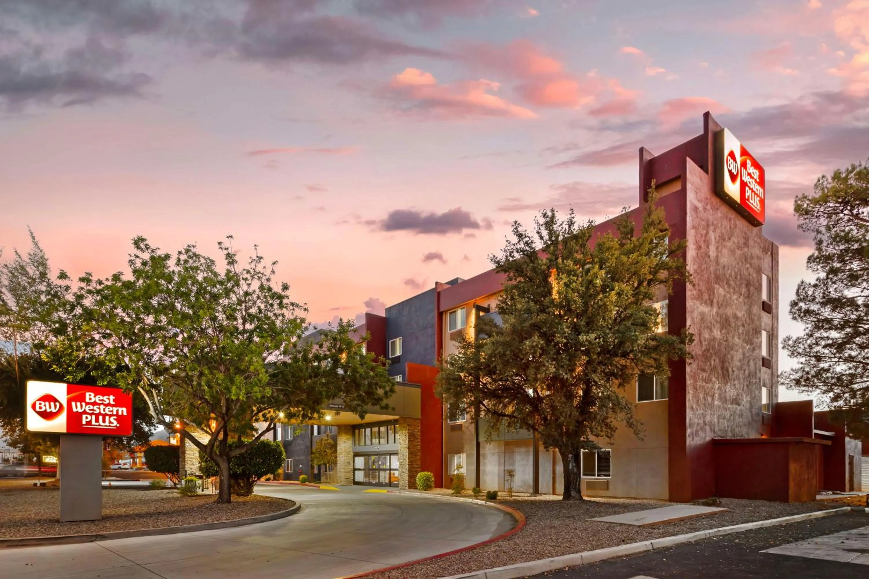 Property building in Best Western Plus Sun Canyon