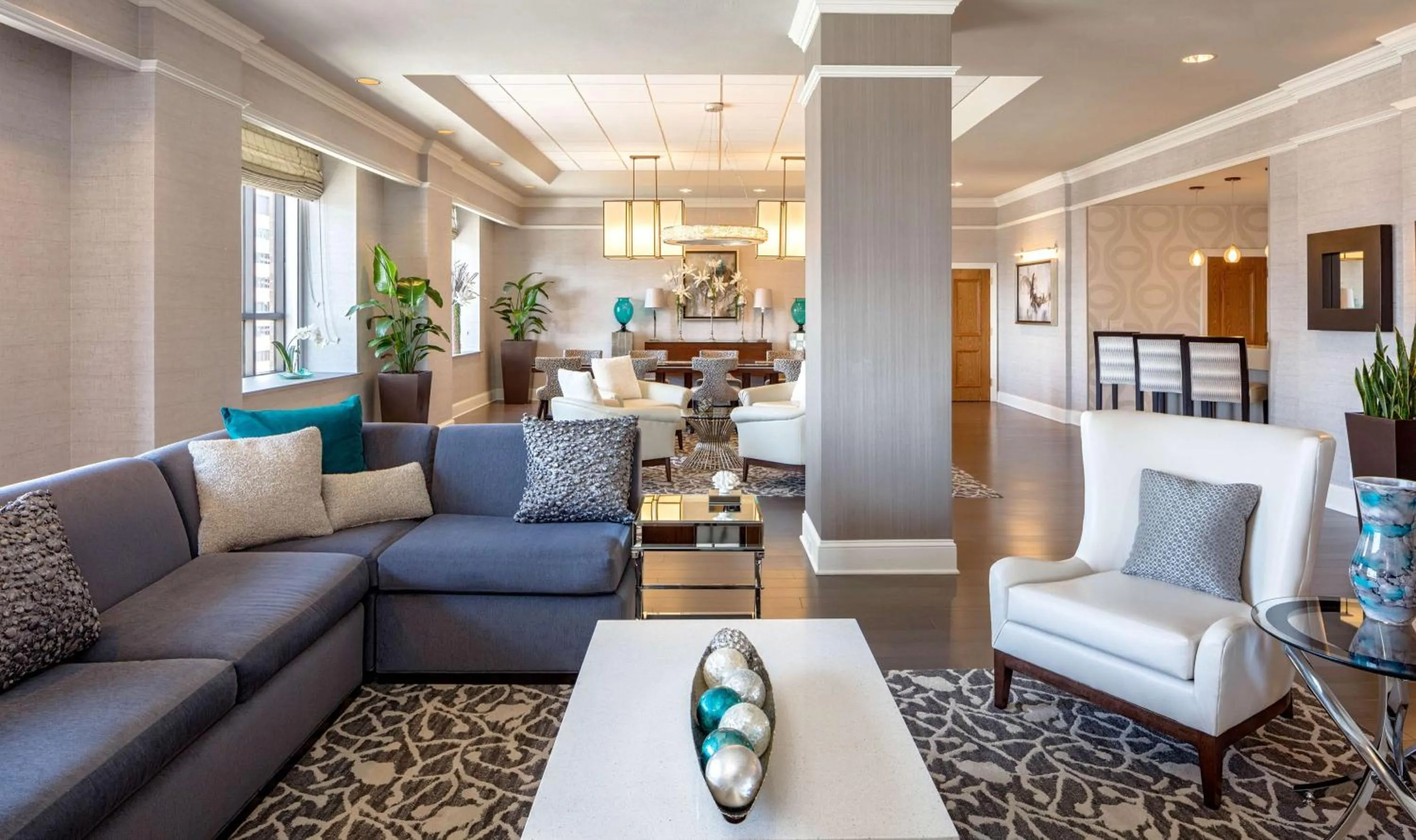 Photo of the whole room in Hyatt Regency Saint Louis at The Arch