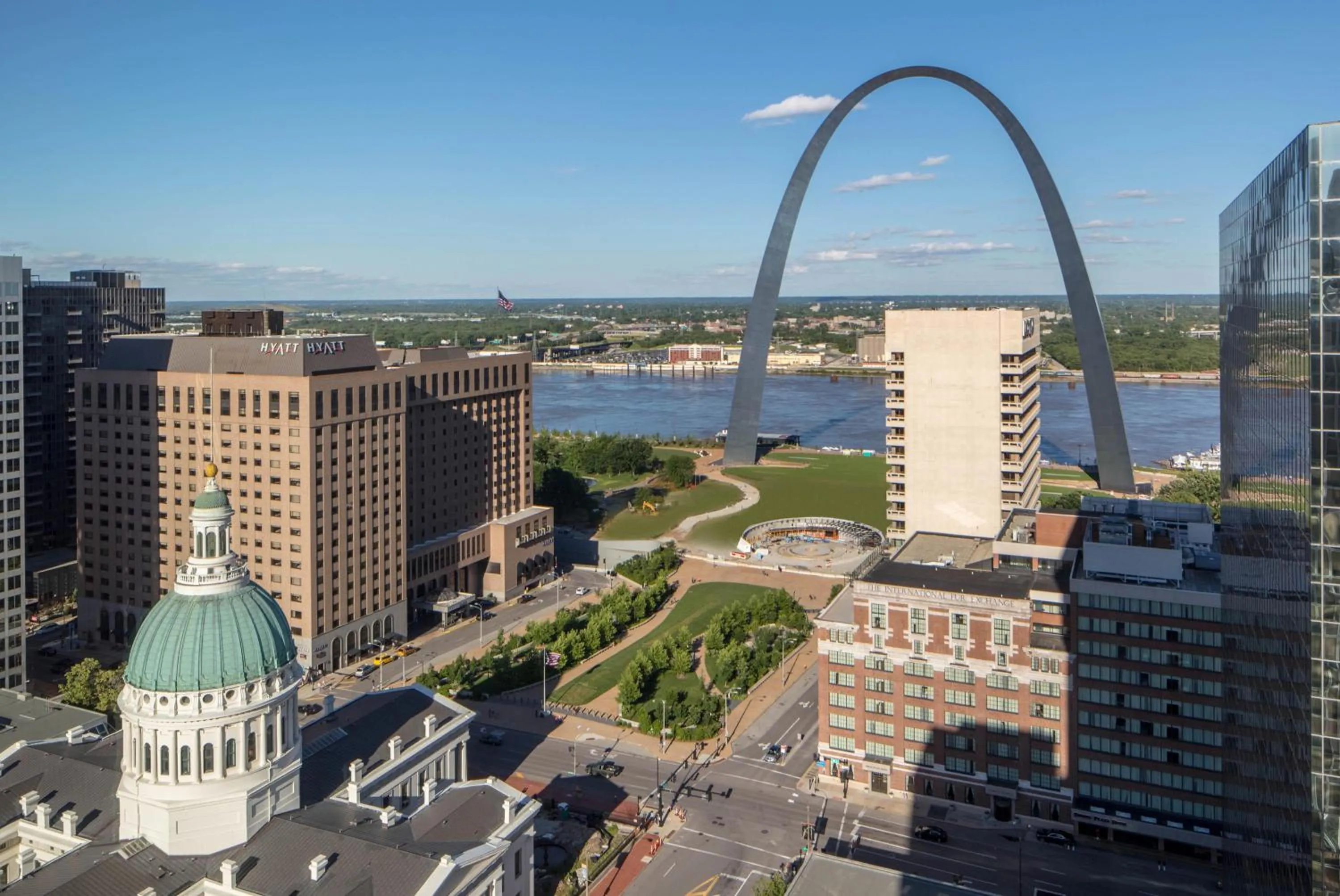 Property building in Hyatt Regency Saint Louis at The Arch