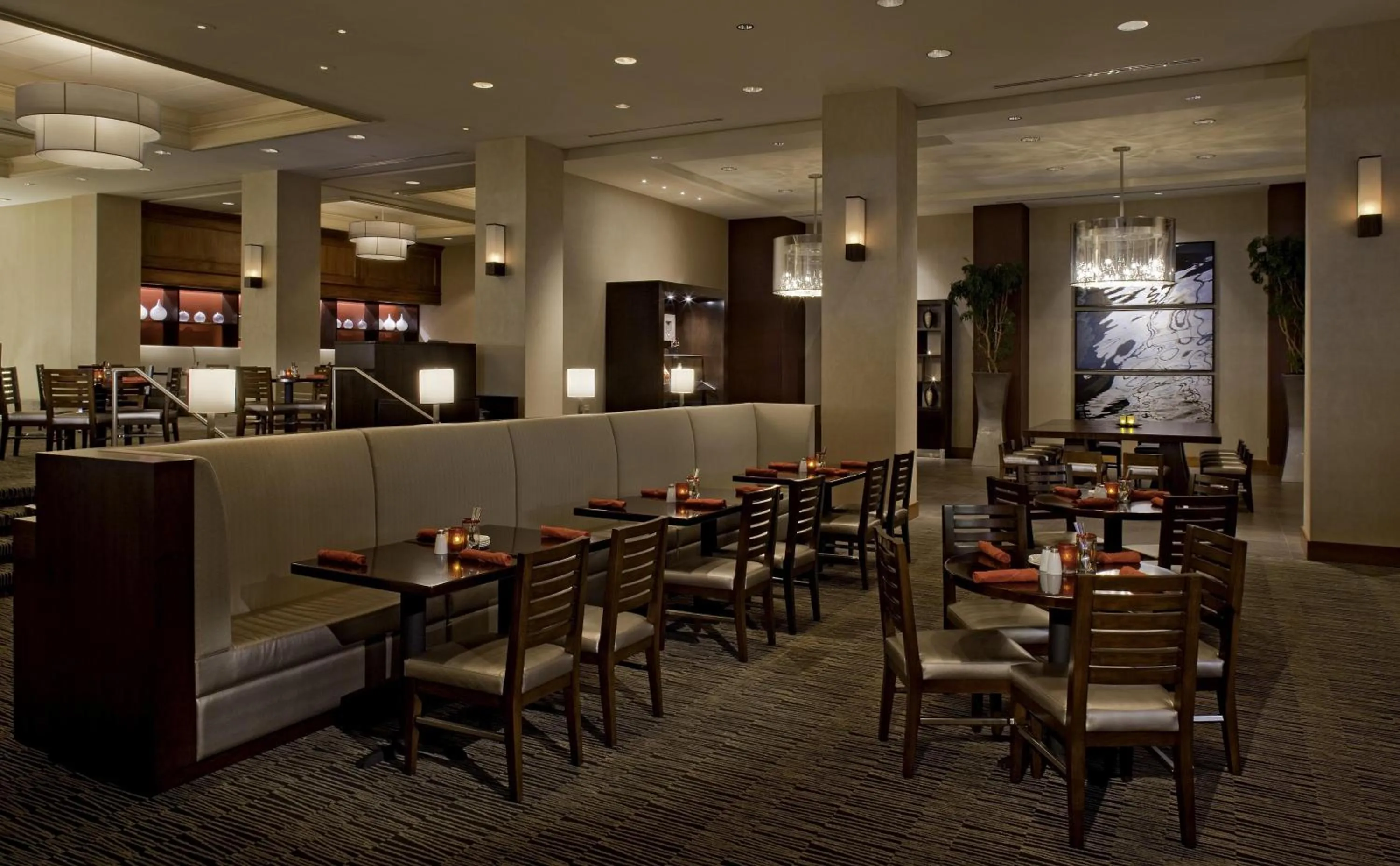 Restaurant/places to eat in Hyatt Regency Saint Louis at The Arch