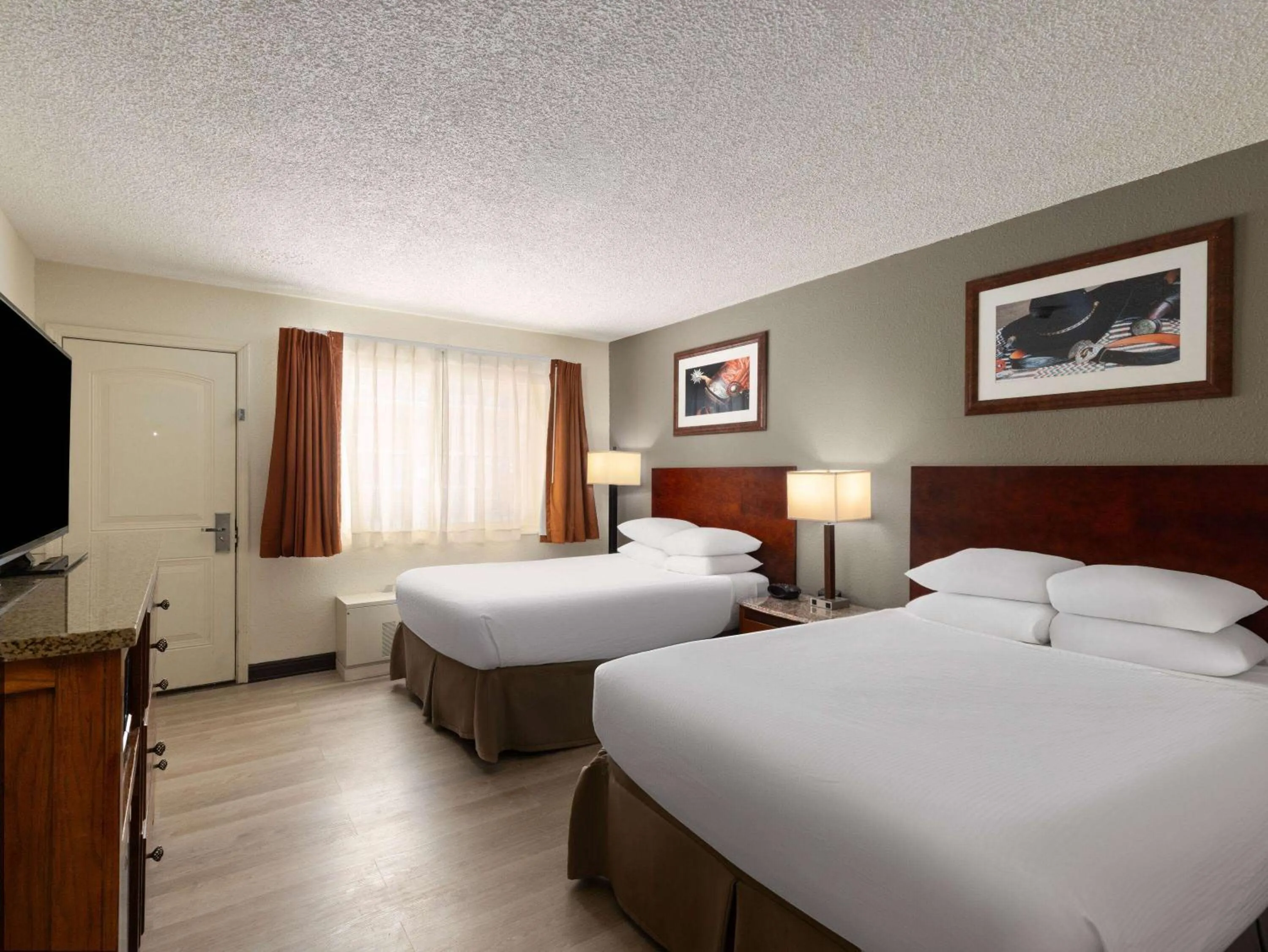 Photo of the whole room, Bed in Ramada by Wyndham Elko Hotel at Stockmen's Casino