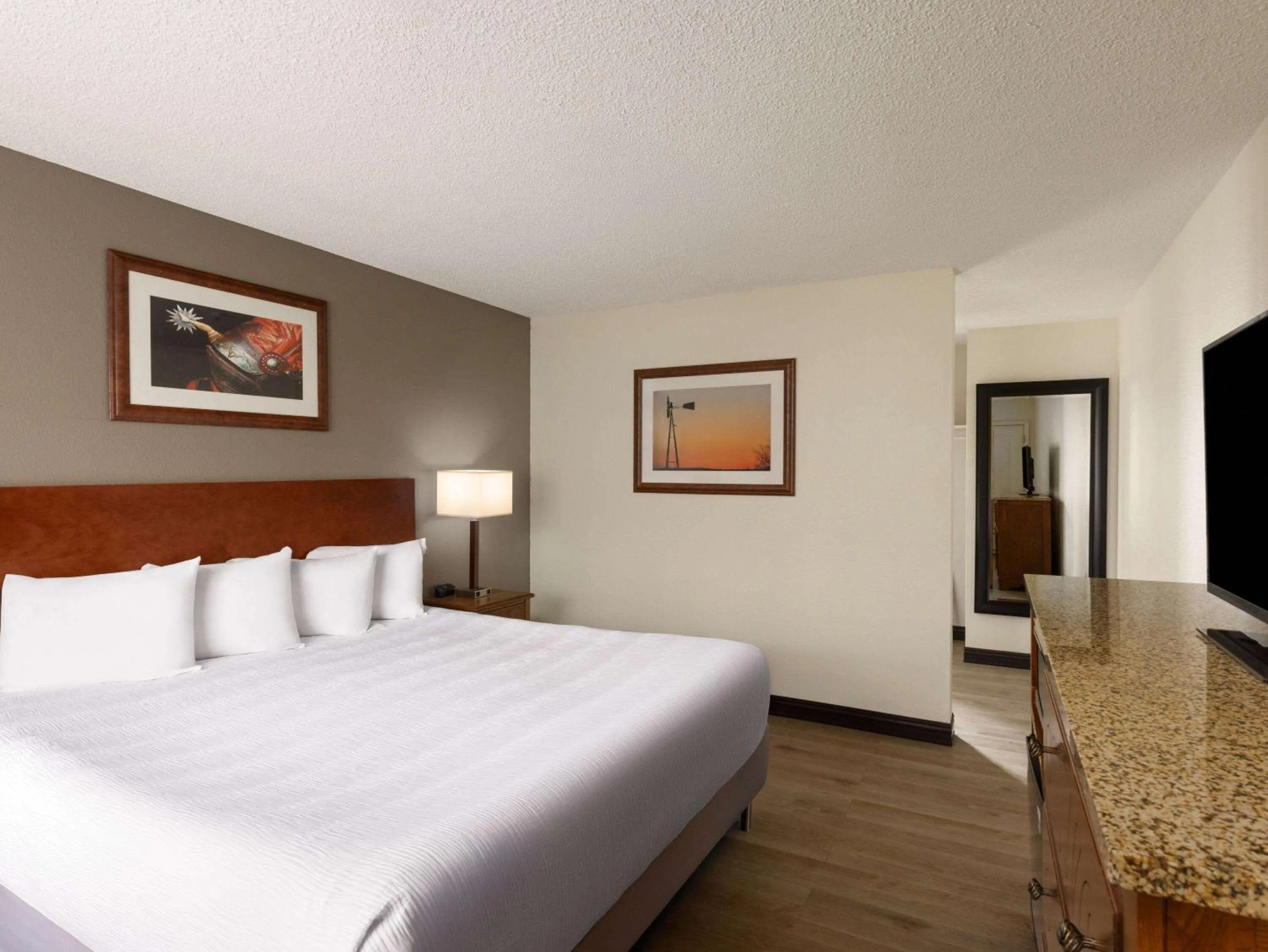 Photo of the whole room, Bed in Ramada by Wyndham Elko Hotel at Stockmen's Casino