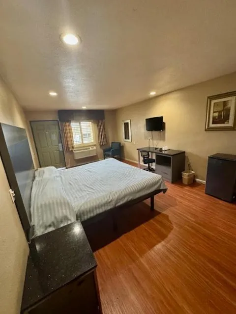 Golden Star Inn