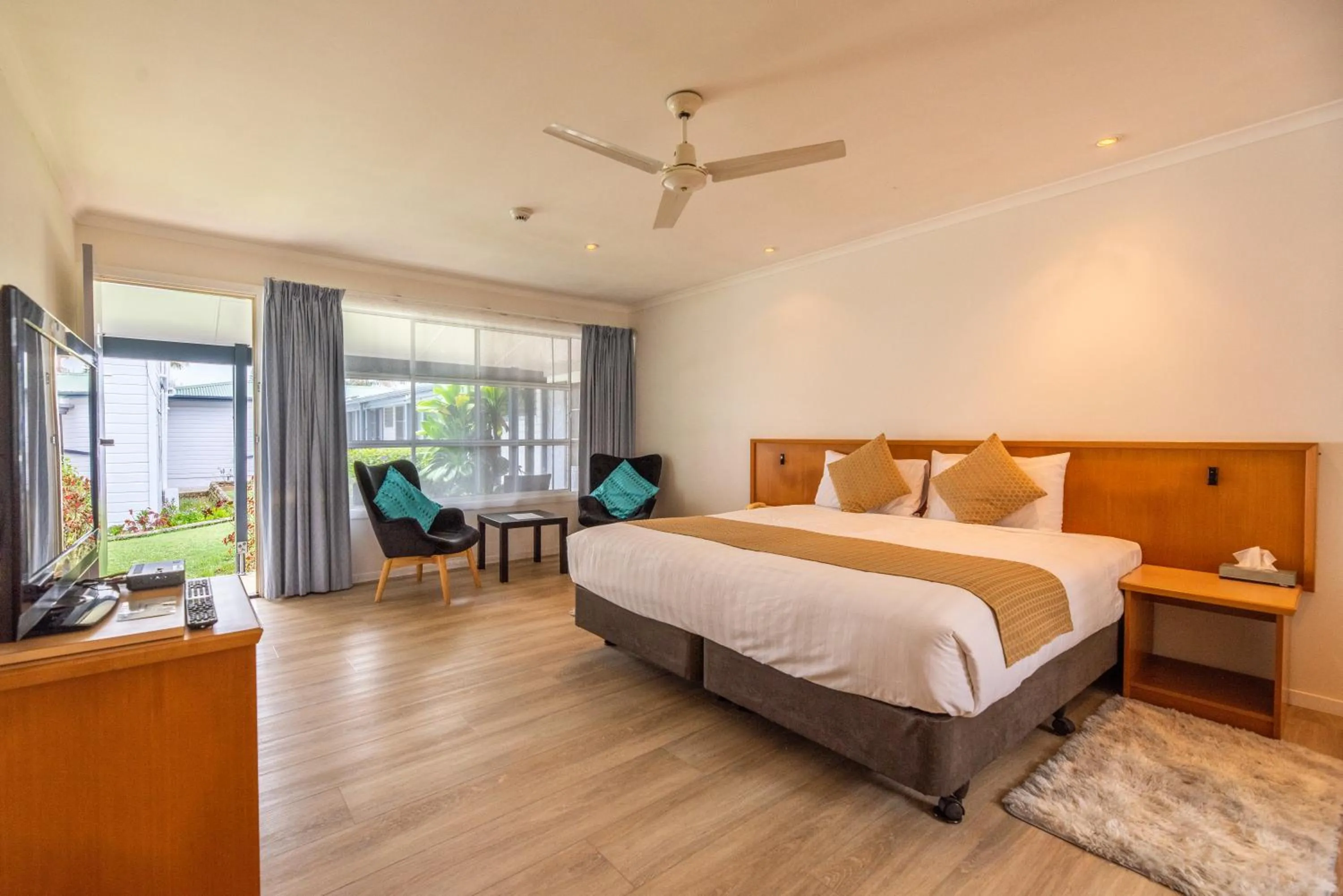 Bedroom, Bed in Paradise Hotel & Resort