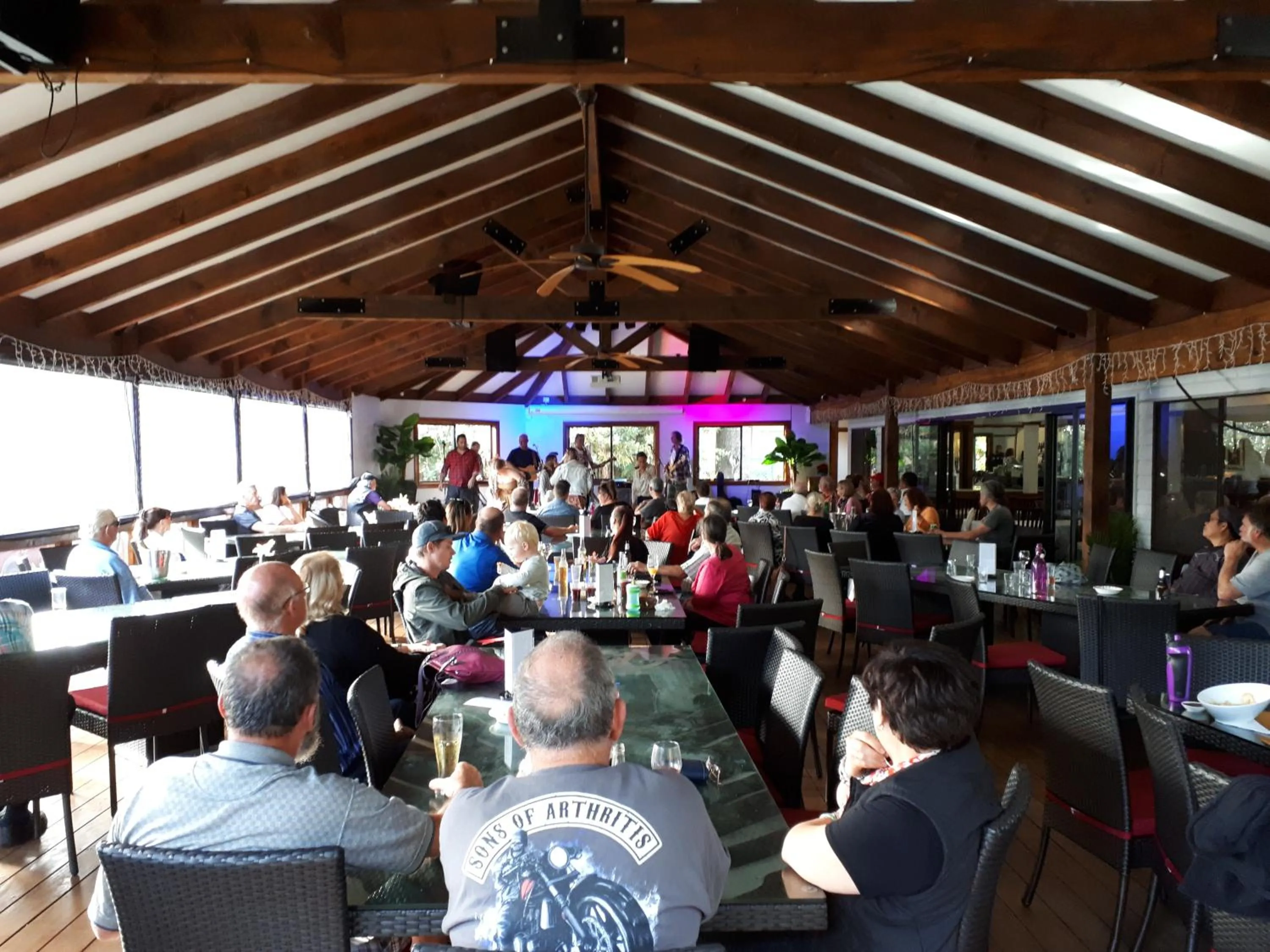 Restaurant/places to eat in Paradise Hotel & Resort