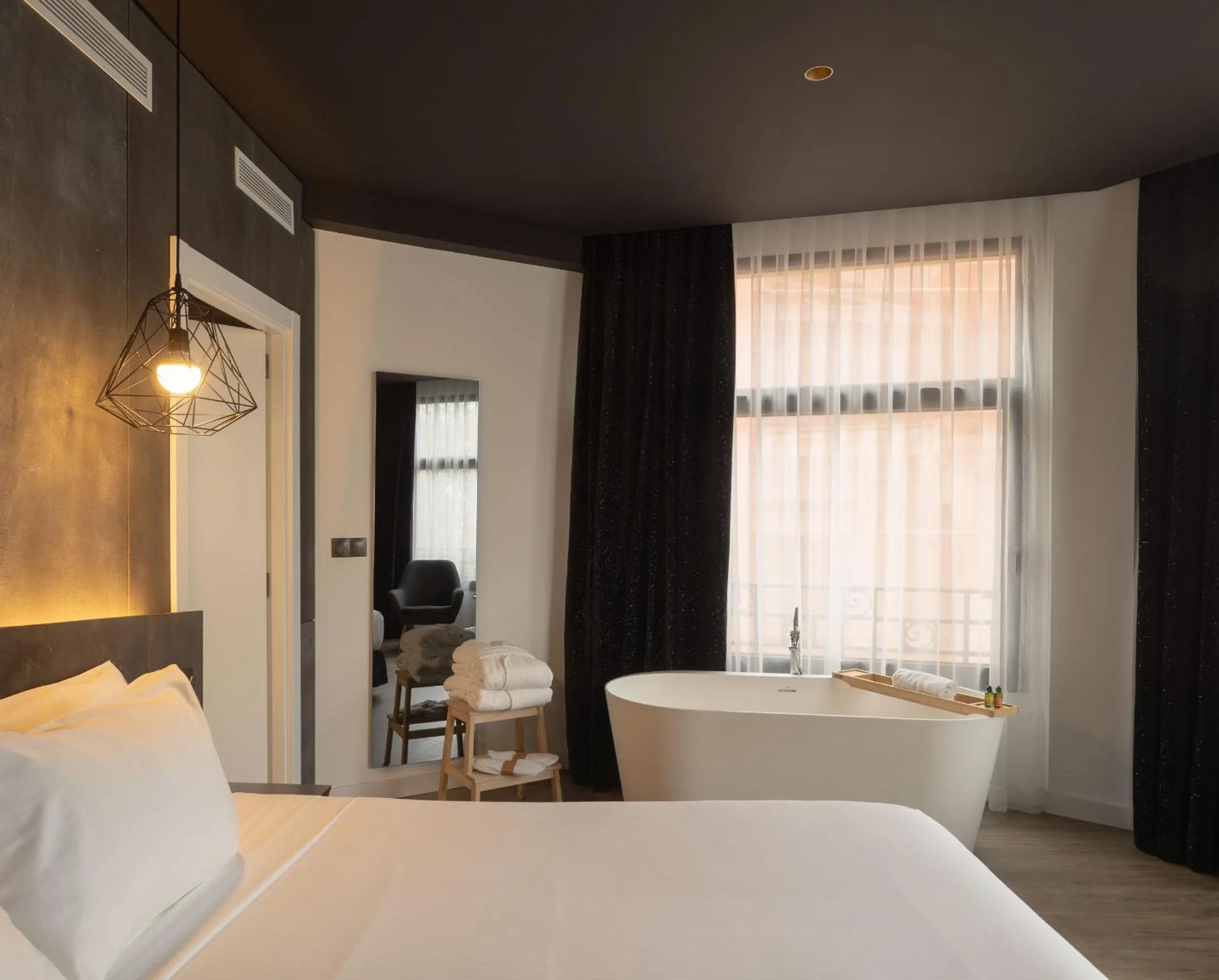 Bedroom, Bed in Hotel Tayko Bilbao