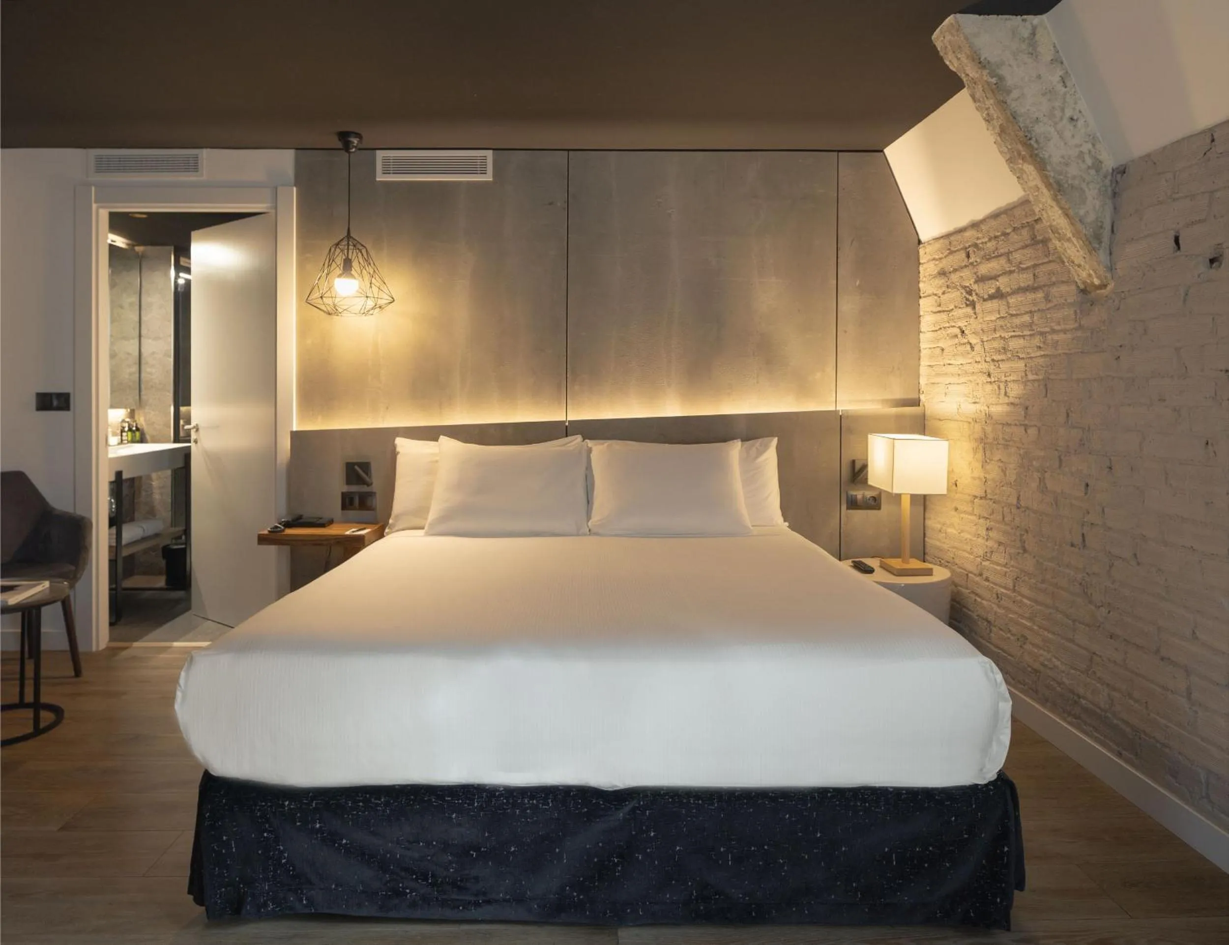 Bed in Hotel Tayko Bilbao