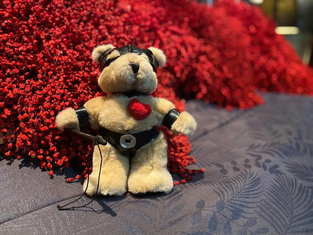 Decorative detail in The Retreat at Froog Moore Park