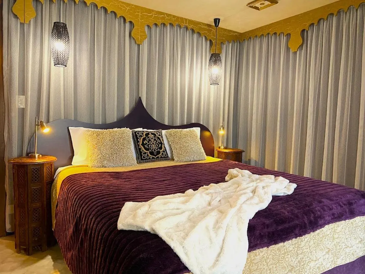 Bedroom, Bed in The Retreat at Froog Moore Park