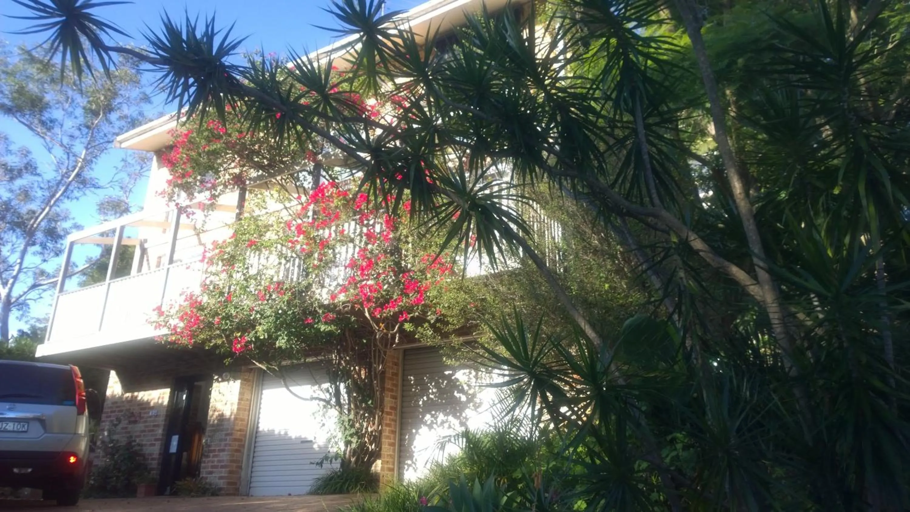 Facade/entrance in Linley House