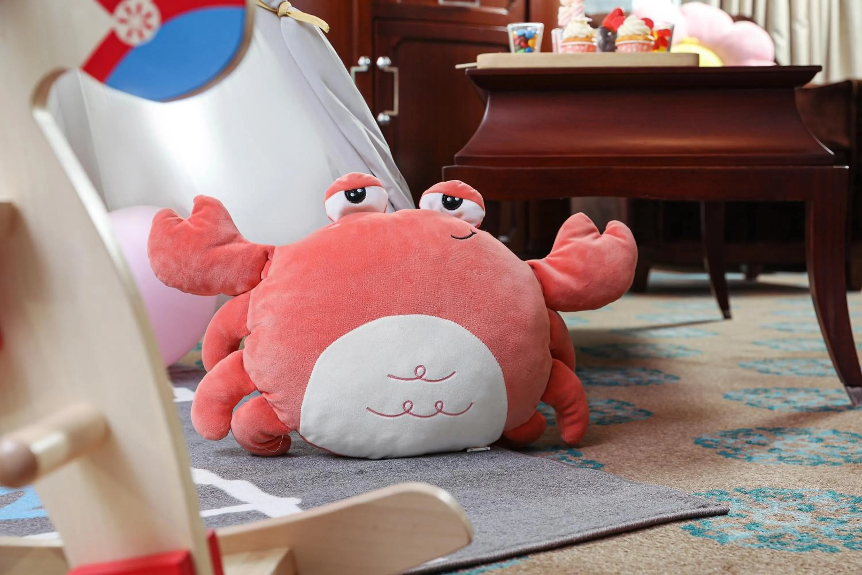 children in The Langham, Shenzhen