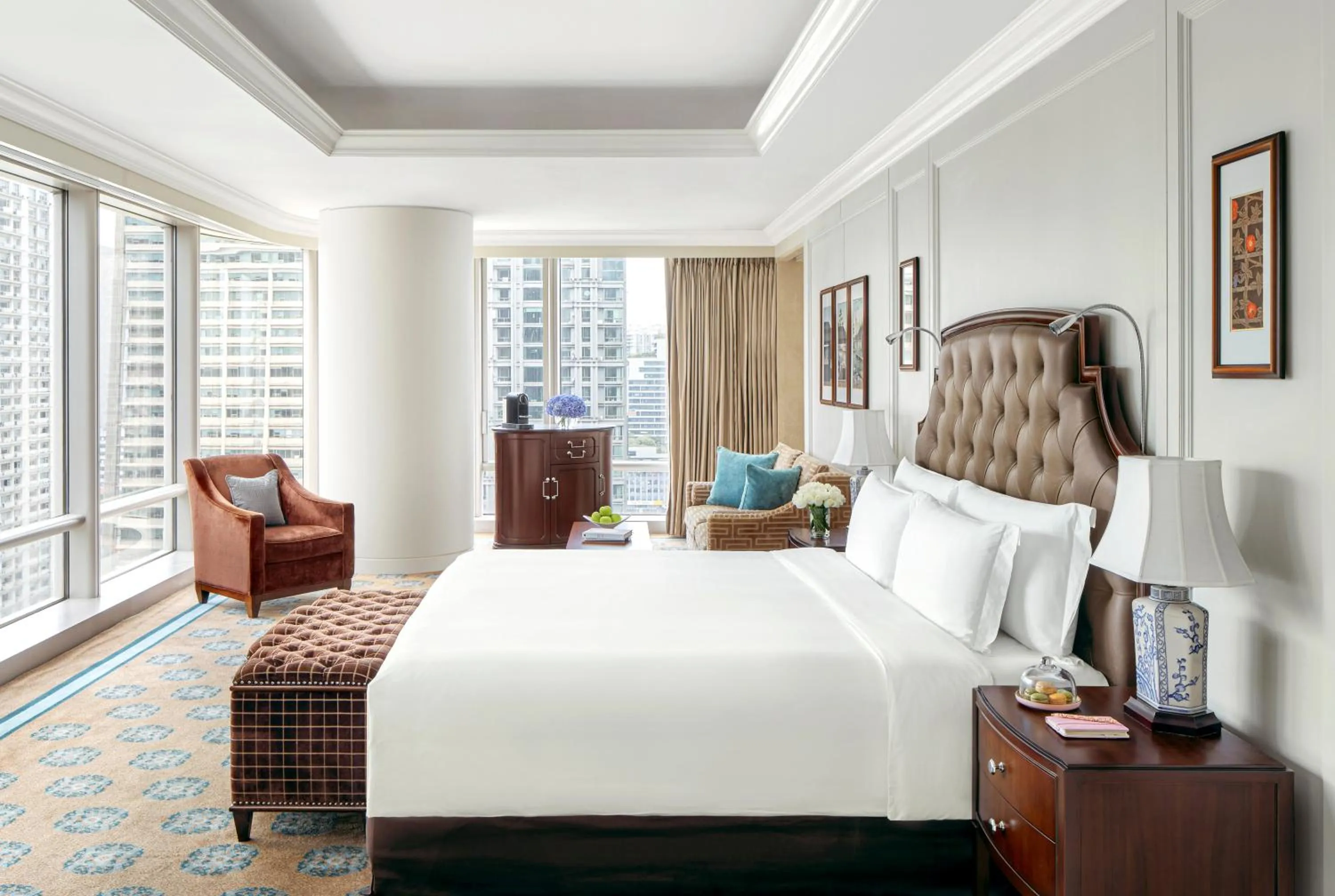 Bedroom, Bed in The Langham, Shenzhen