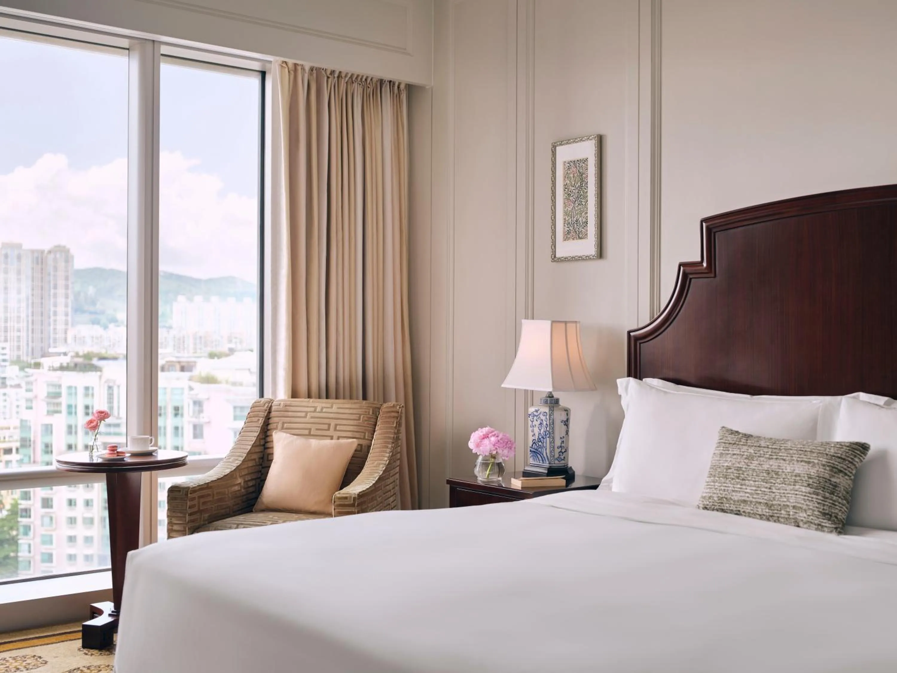 View (from property/room), Bed in The Langham, Shenzhen