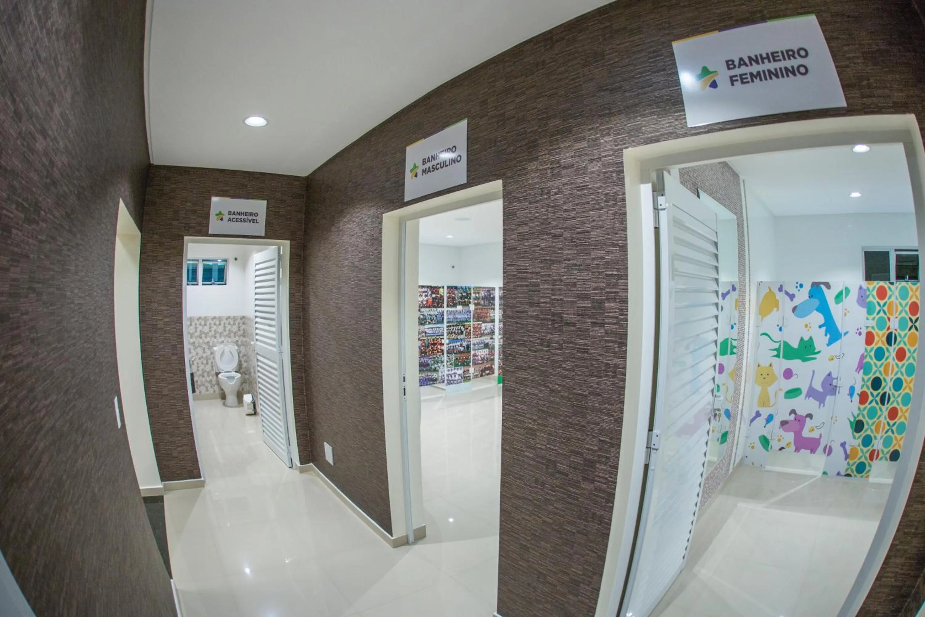 Restaurant/places to eat in HOTEL HPR