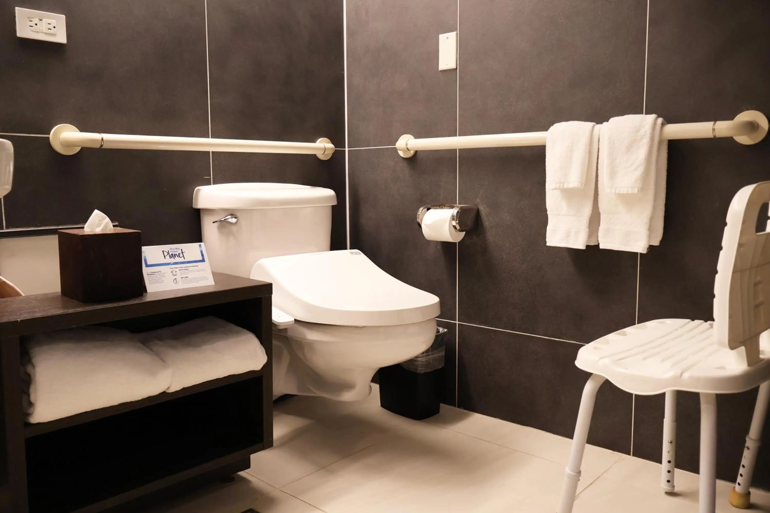 Bathroom in Hilton Guam Resort & Spa