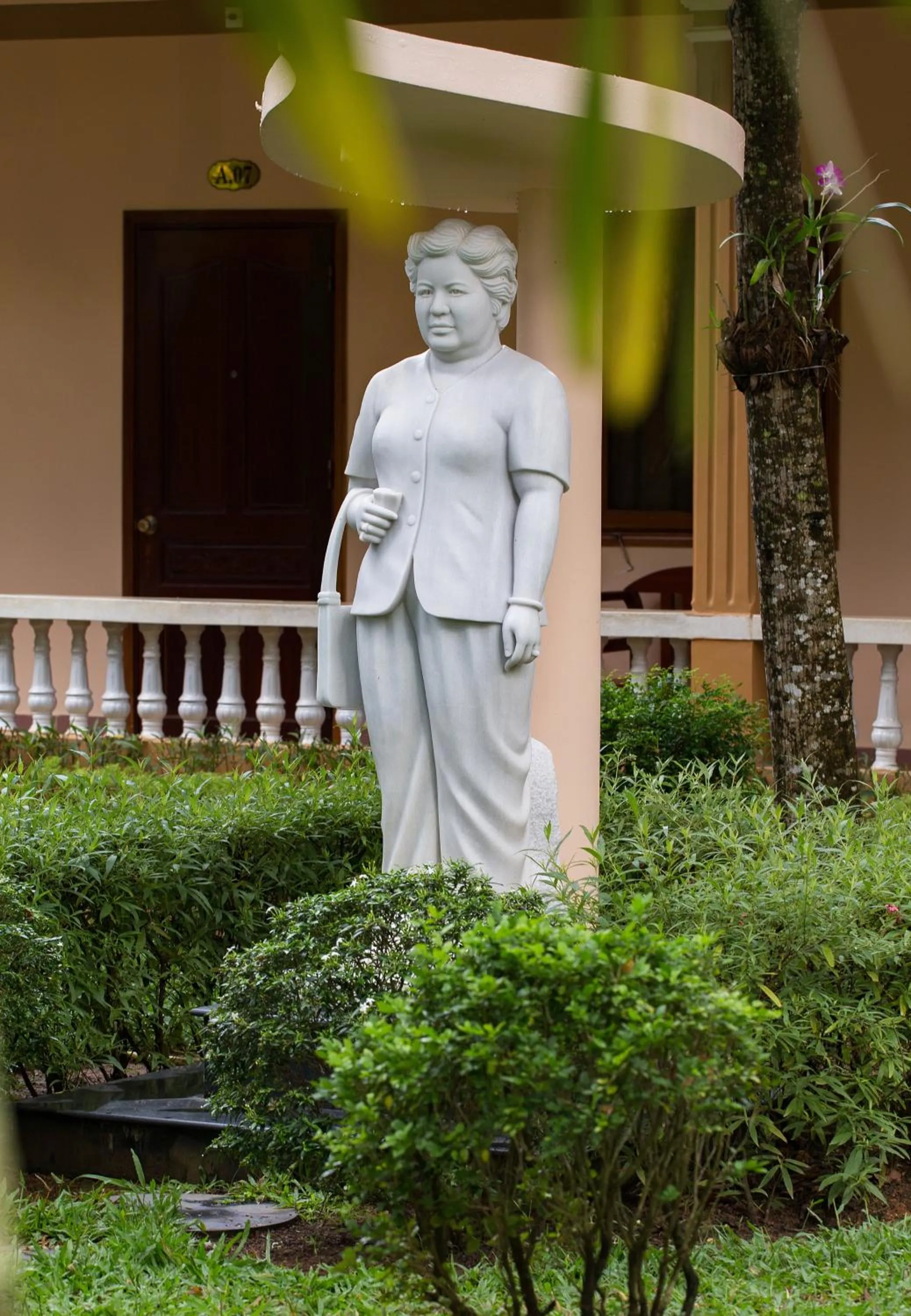 Text overlay in Kim Hoa Resort