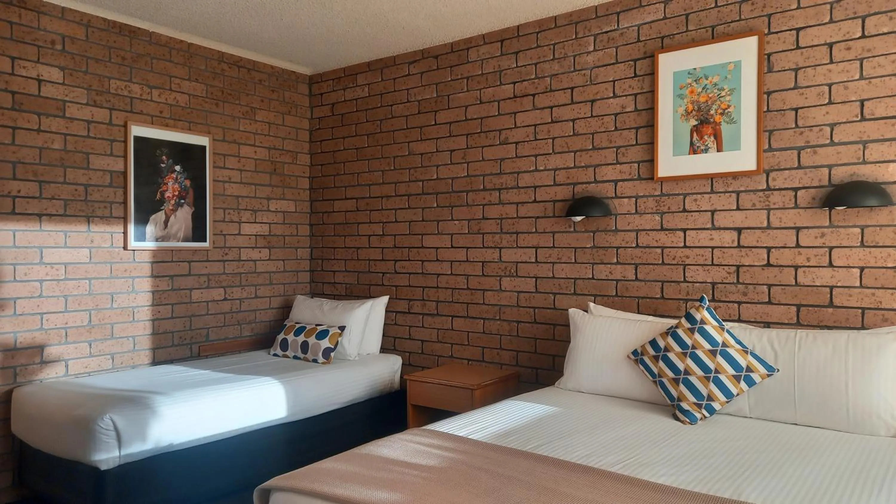 Bed in Cessnock Vintage Motor Inn