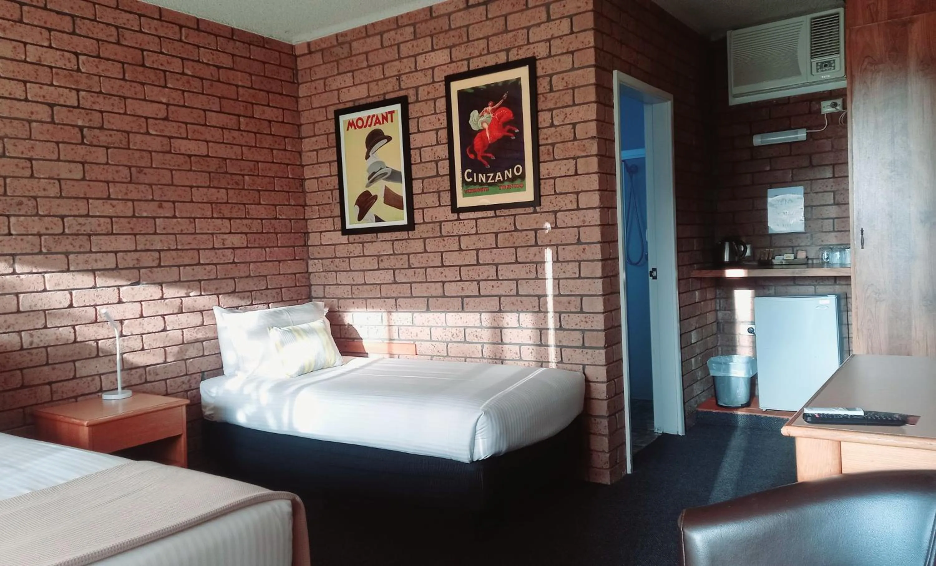 Photo of the whole room, Bed in Cessnock Vintage Motor Inn