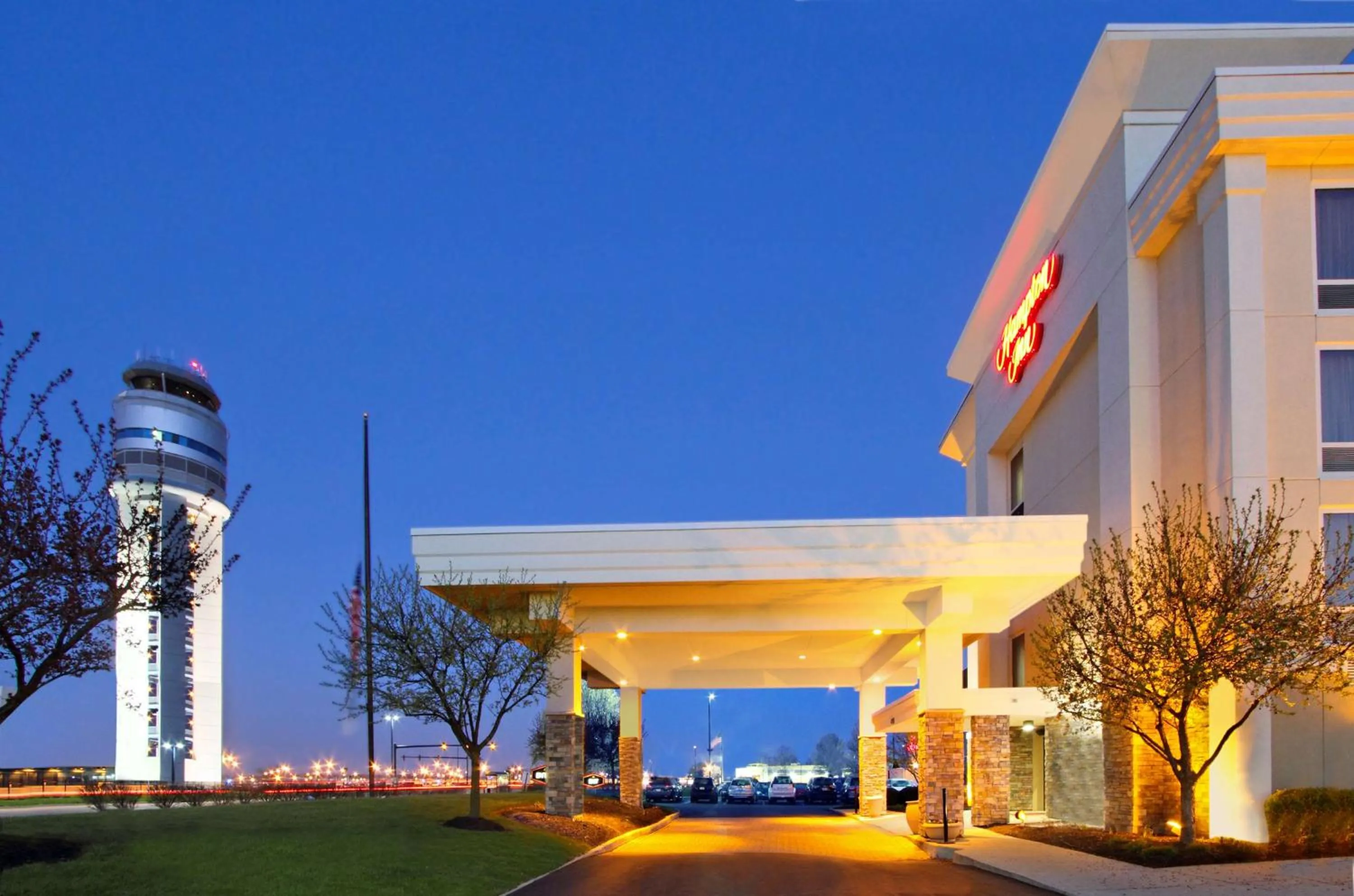Property building in Hampton Inn Columbus-International Airport