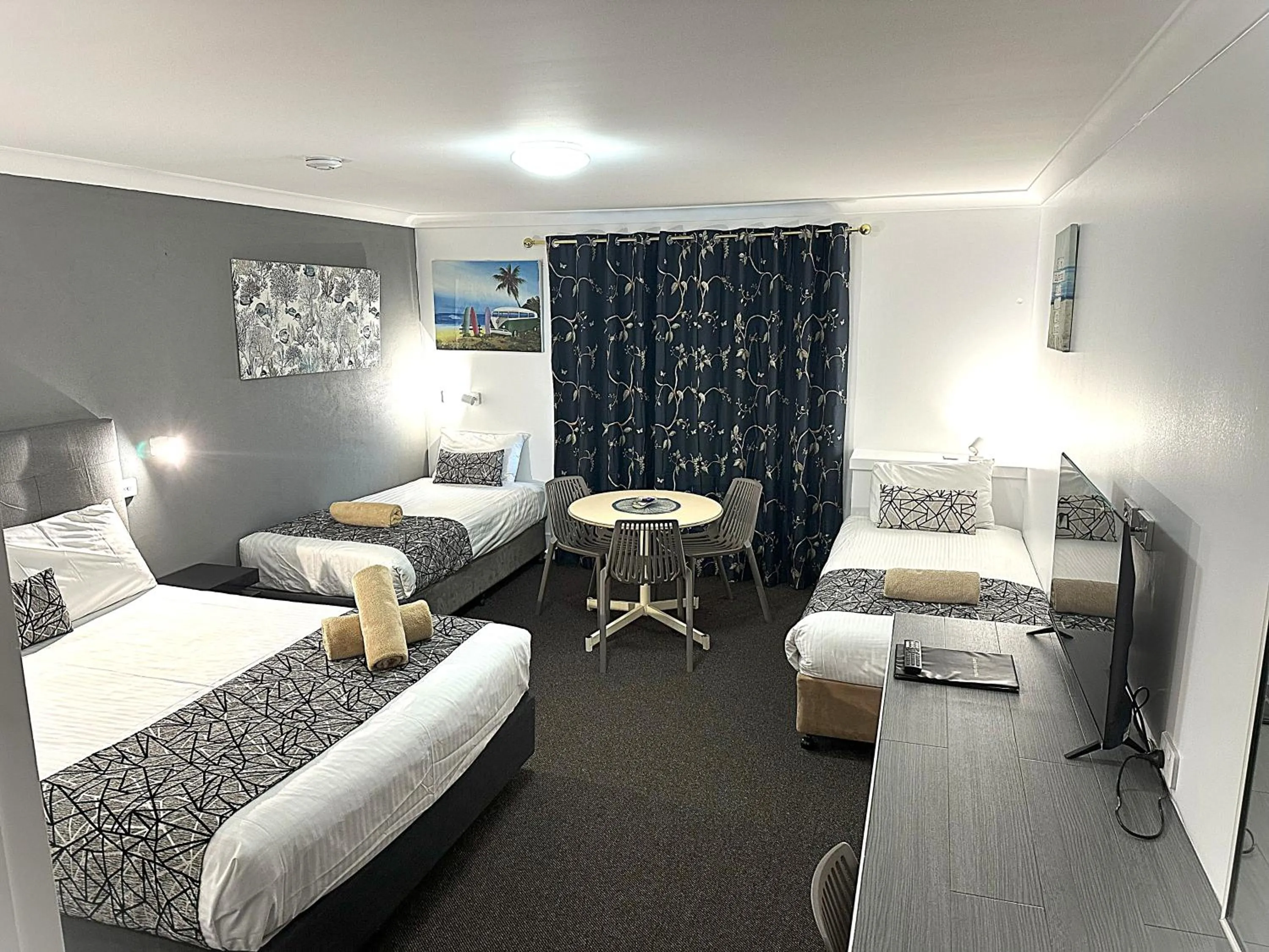 Bed in Rosebourne Gardens Motel