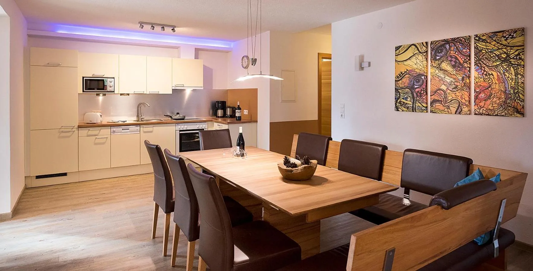 Three-Bedroom Apartment with Terrace in Bella Vista Apart