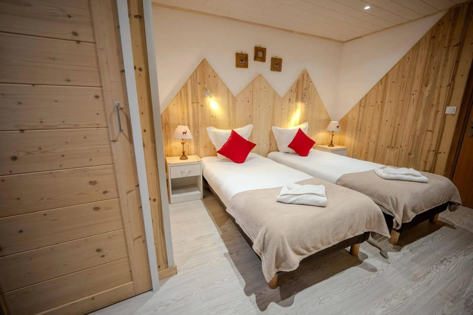 Bed in Hôtel du Centre