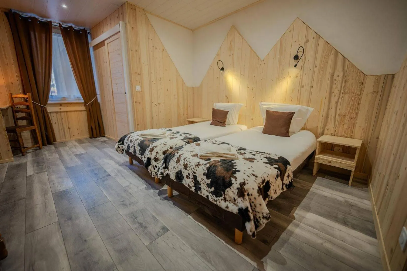 Bed in Hôtel du Centre