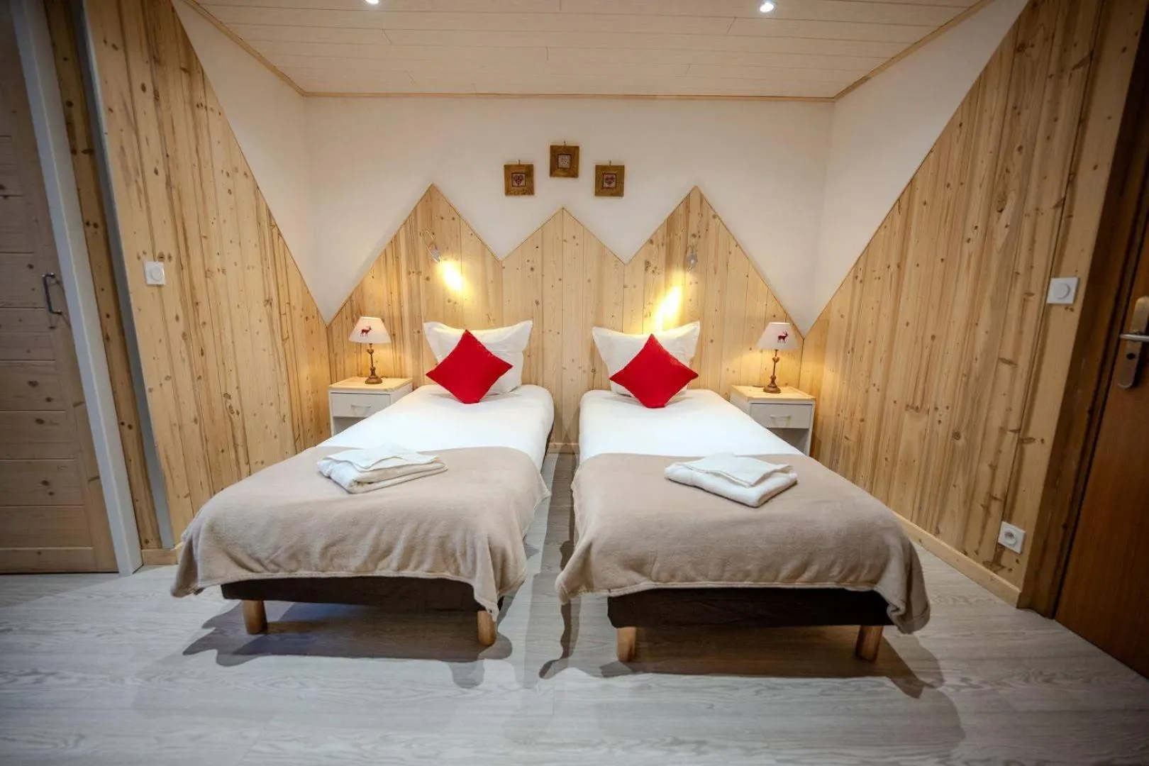 Bed in Hôtel du Centre