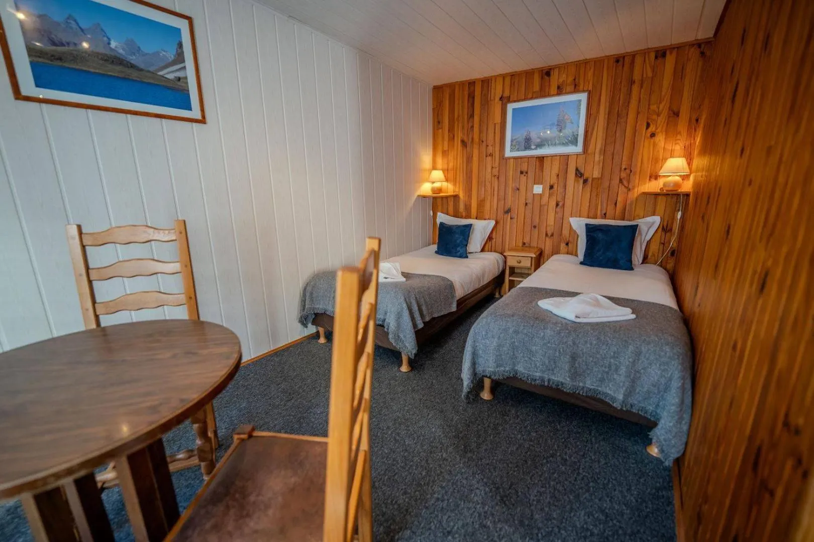 Bed in Hôtel du Centre