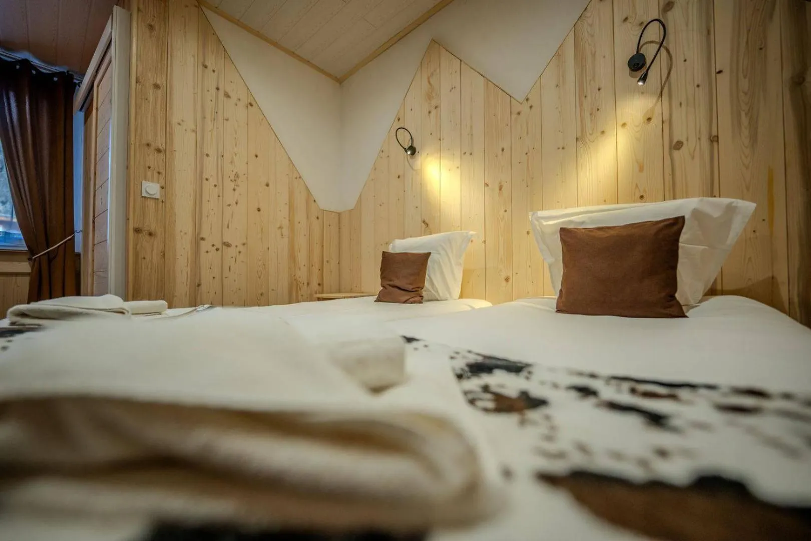 Bed in Hôtel du Centre