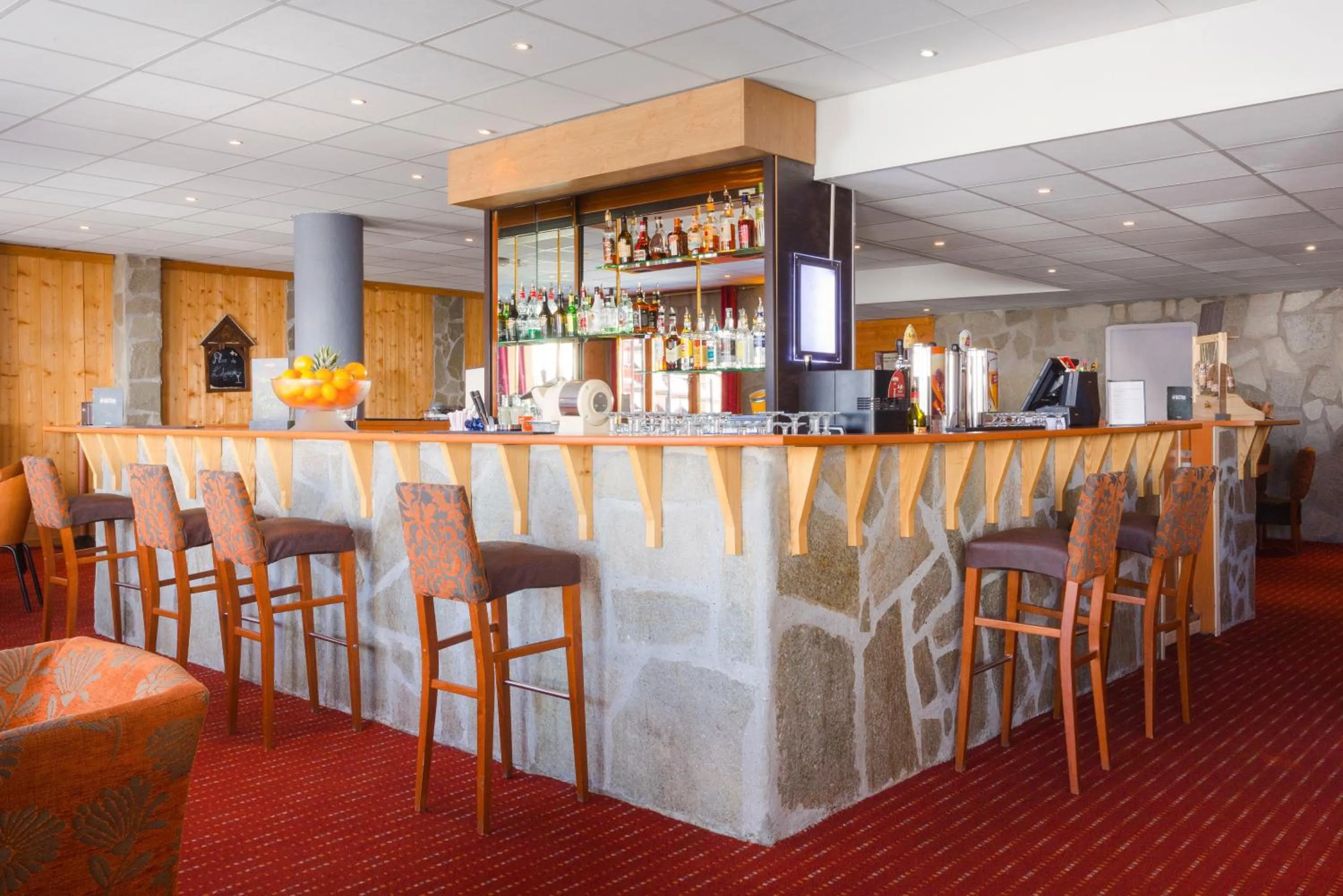 Lounge or bar in Hôtel Club MMV Les Mélèzes