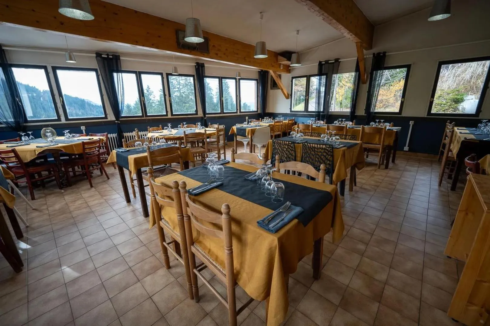 Restaurant/places to eat in Auberge Restaurant du Virage