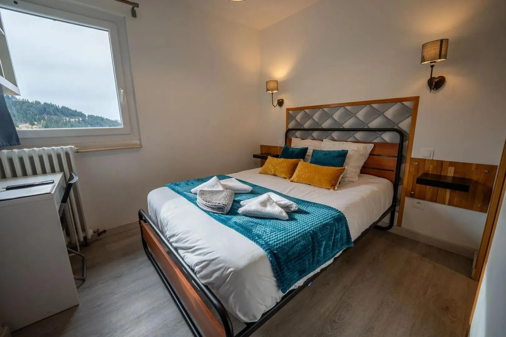 Bedroom, Bed in Auberge Restaurant du Virage