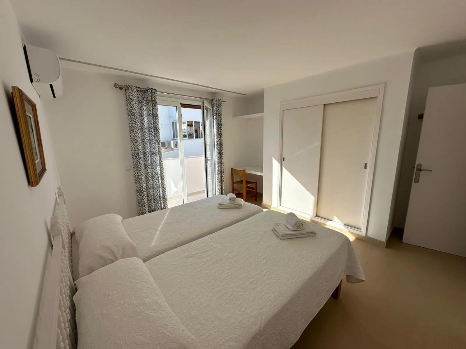 Bed in Apartamentos Leo